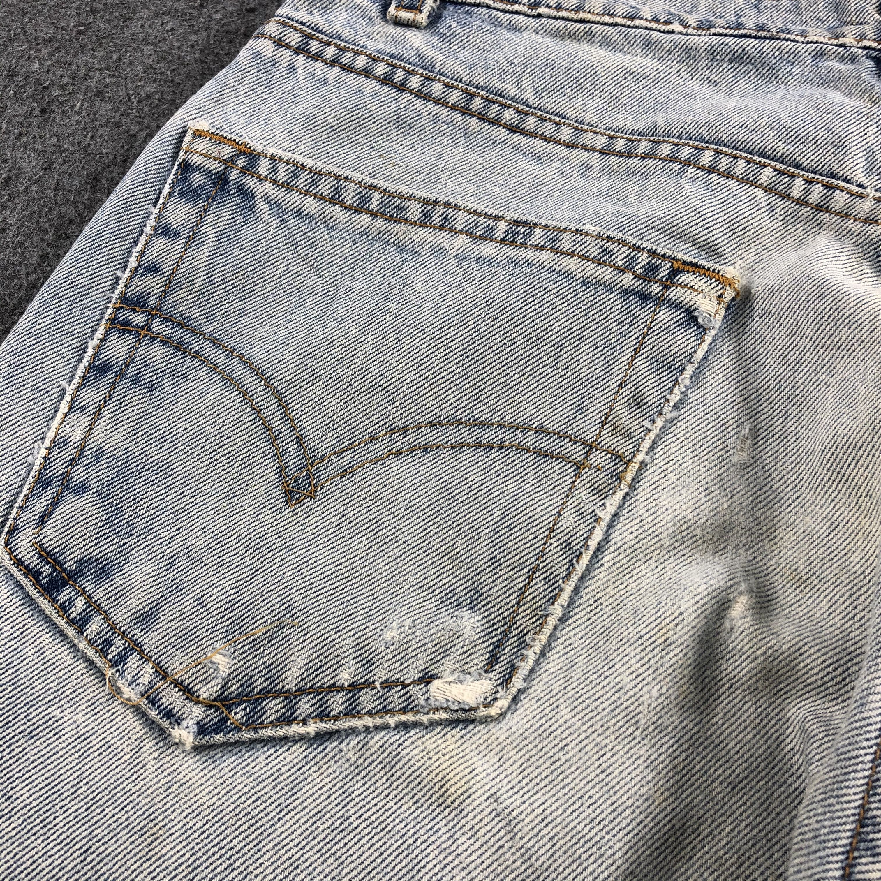 Levi's Vintage 90s Light Wash Levis 505 Jeans-J1987 Size US 32 / EU 48 - 10 Thumbnail