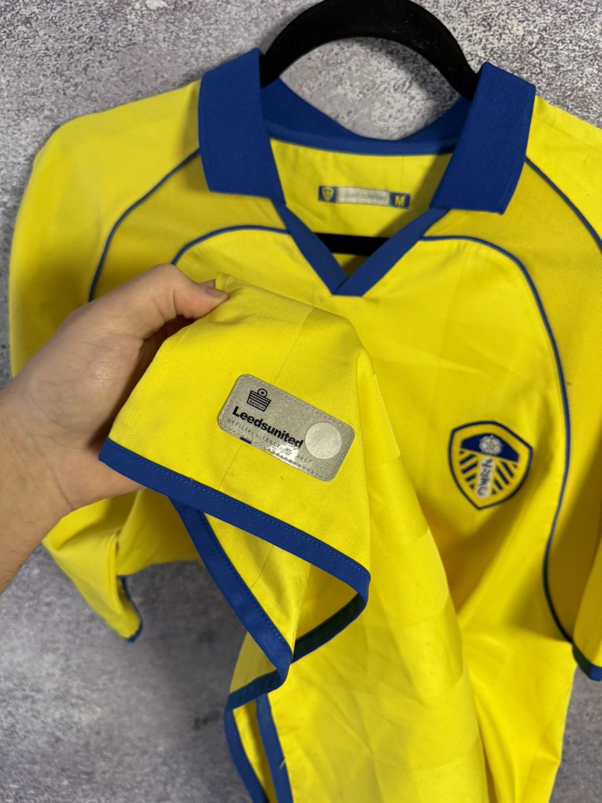 Vintage Vintage Leeds United 2006/07 Admiral Soccer Jersey M size Size US M / EU 48-50 / 2 - 12 Thumbnail