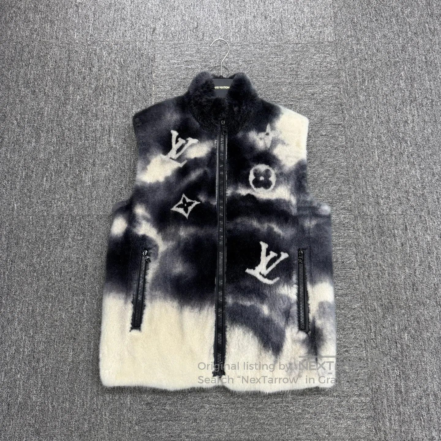 Louis Vuitton Louis Vuitton size44 Mink fur vest| Size XS / US 0-2 / IT 36-38 - 1 Thumbnail