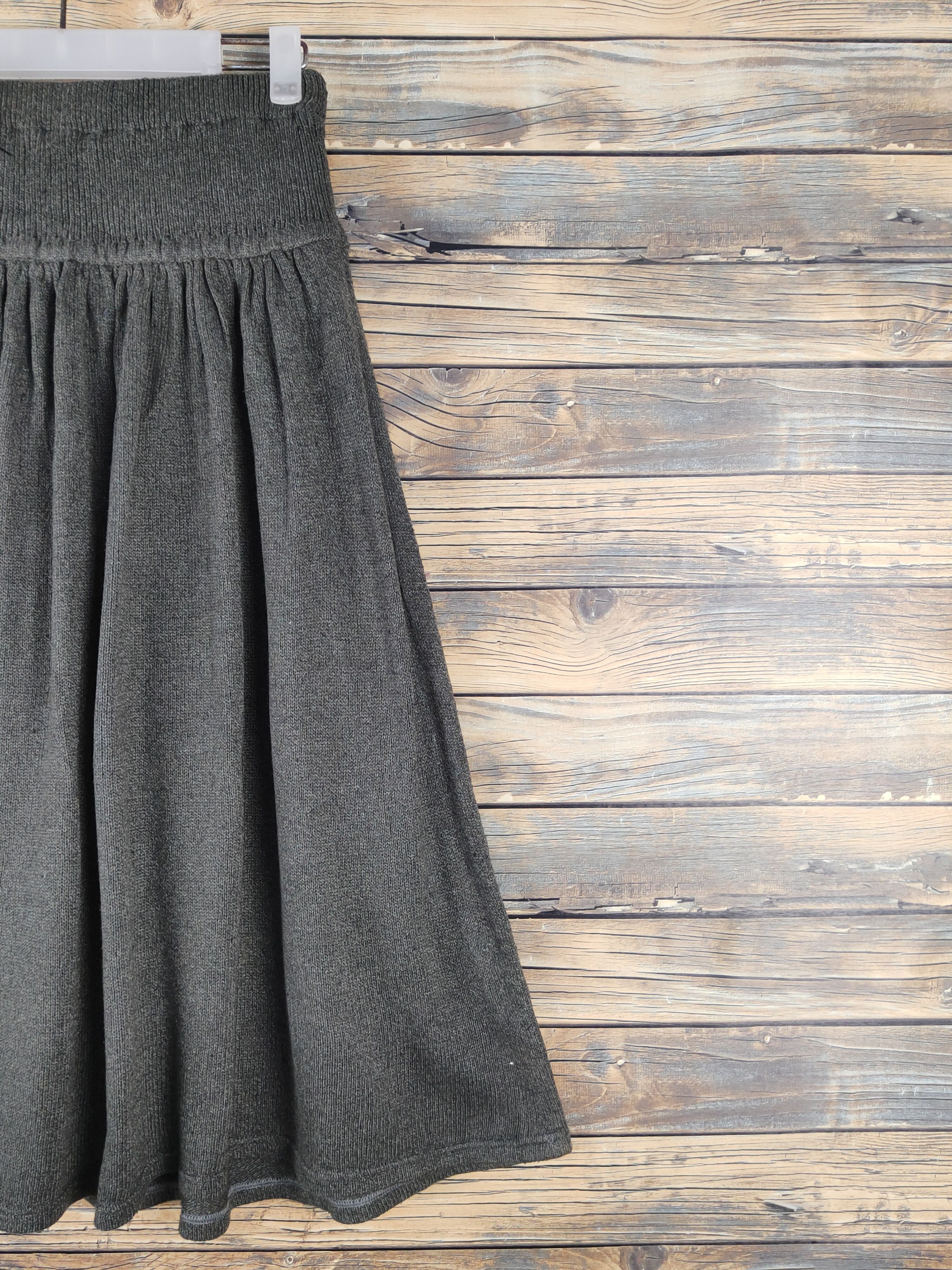 Issey Miyake DL Issey Miyake Olive Knitwear Midi Skirts #W1778 Size 28" / US 6 / IT 42 - 4 Thumbnail
