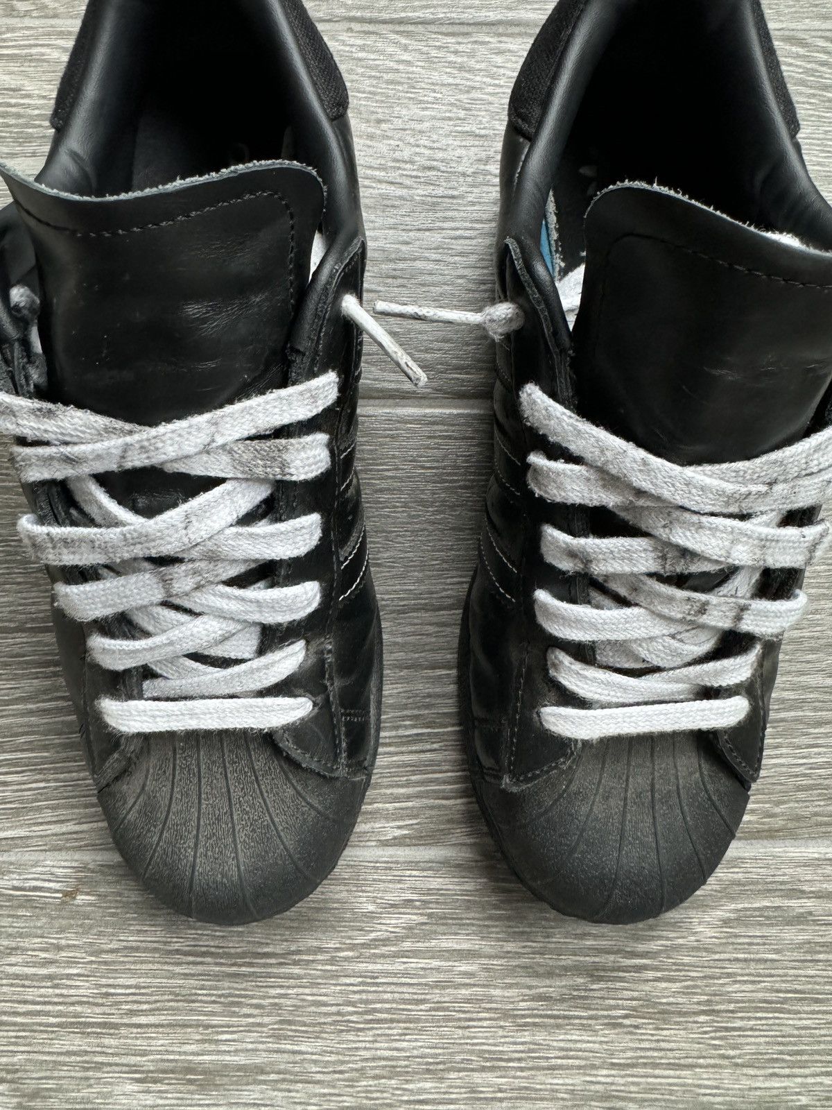 Adidas × Pleasures Adidas X Pleasures superstars Size US 7.5 / EU 40-41 - 10 Thumbnail