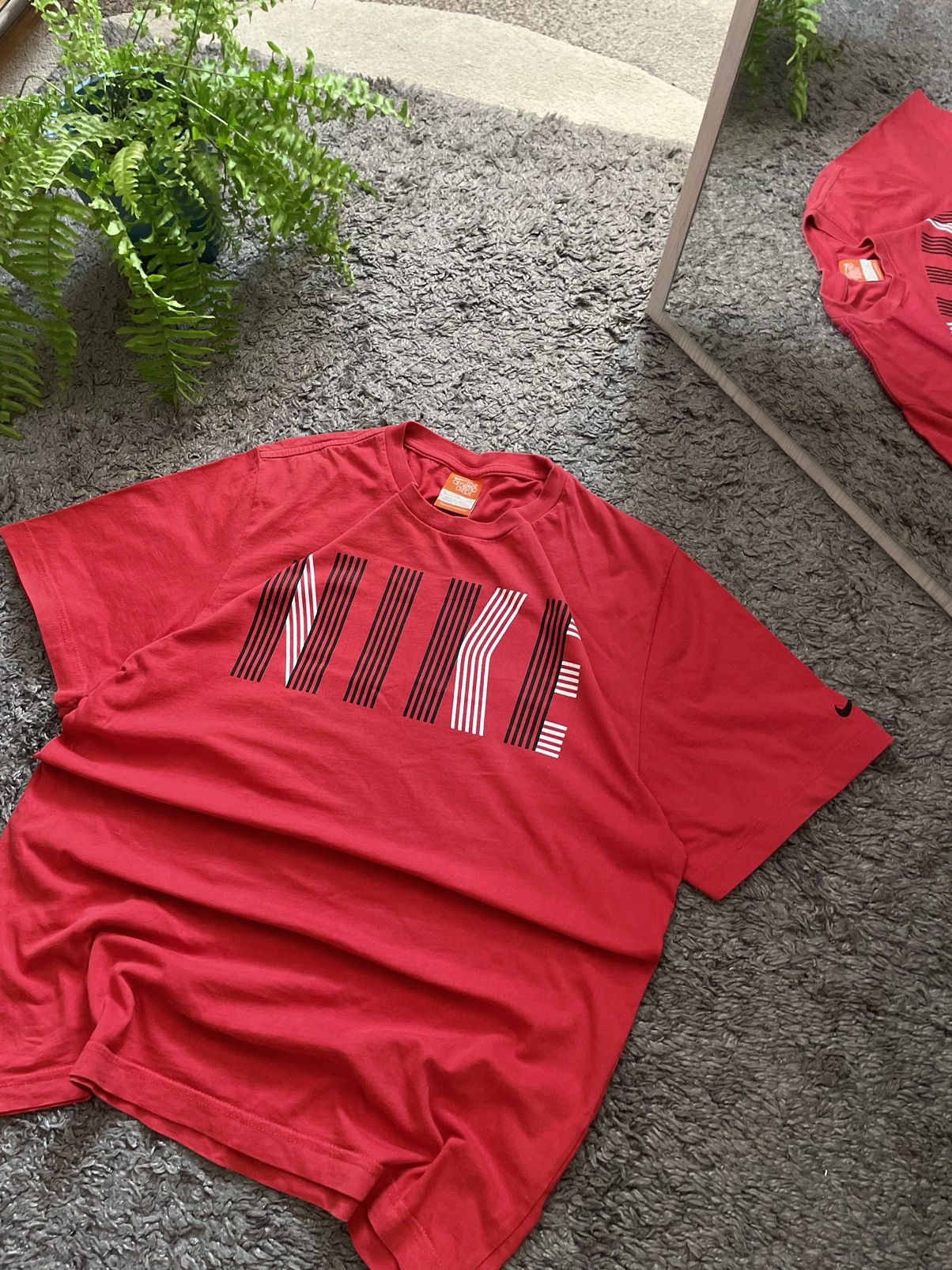 Nike × Vintage 00s Nike Vintage T-Shirt Streetwear Big Logo Y2k Swoosh Rare Size US M / EU 48-50 / 2 - 4 Thumbnail