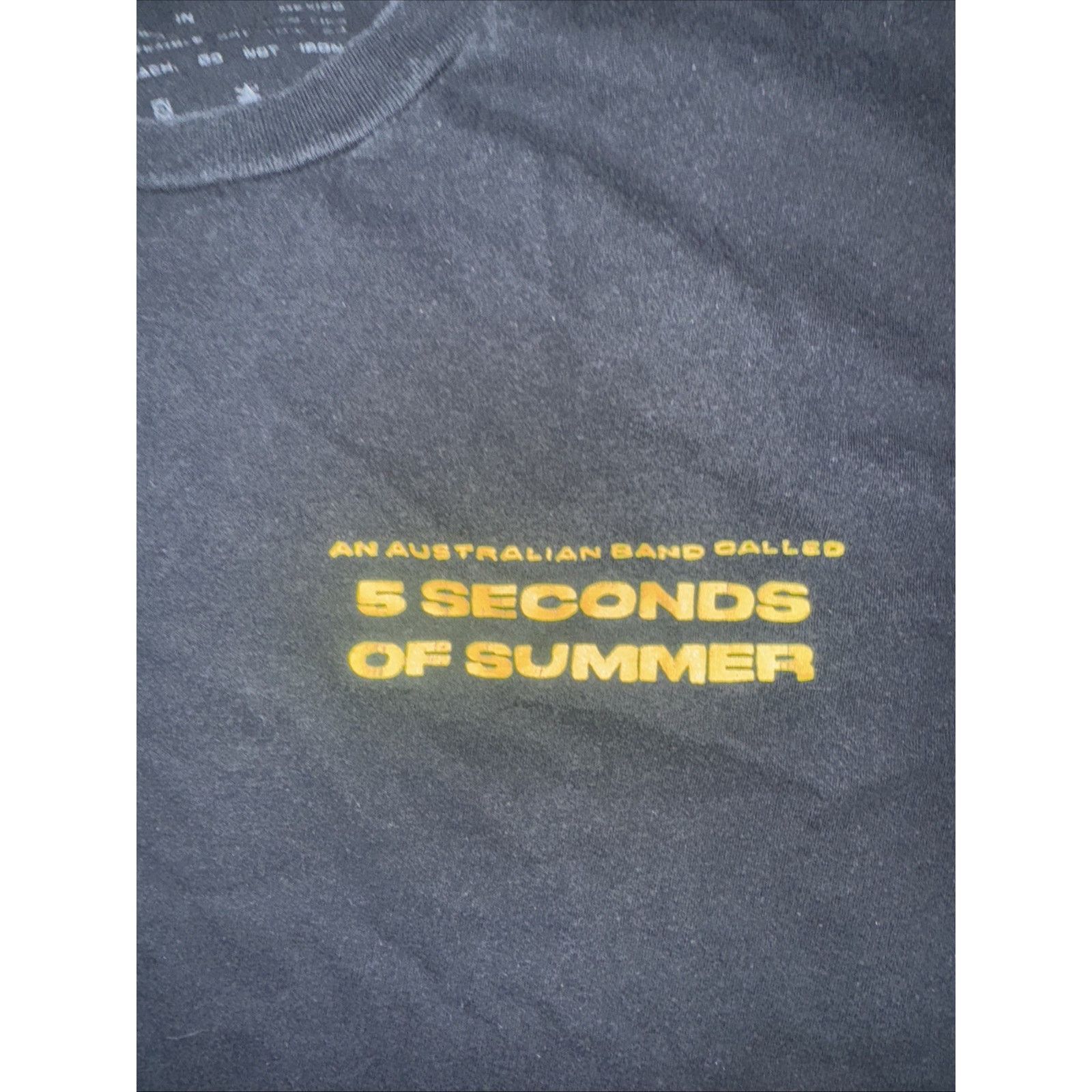 Band Tees 5 Seconds of Summer Band Tee Black Yellow L 21x27 Size US L / EU 52-54 / 3 - 4 Thumbnail