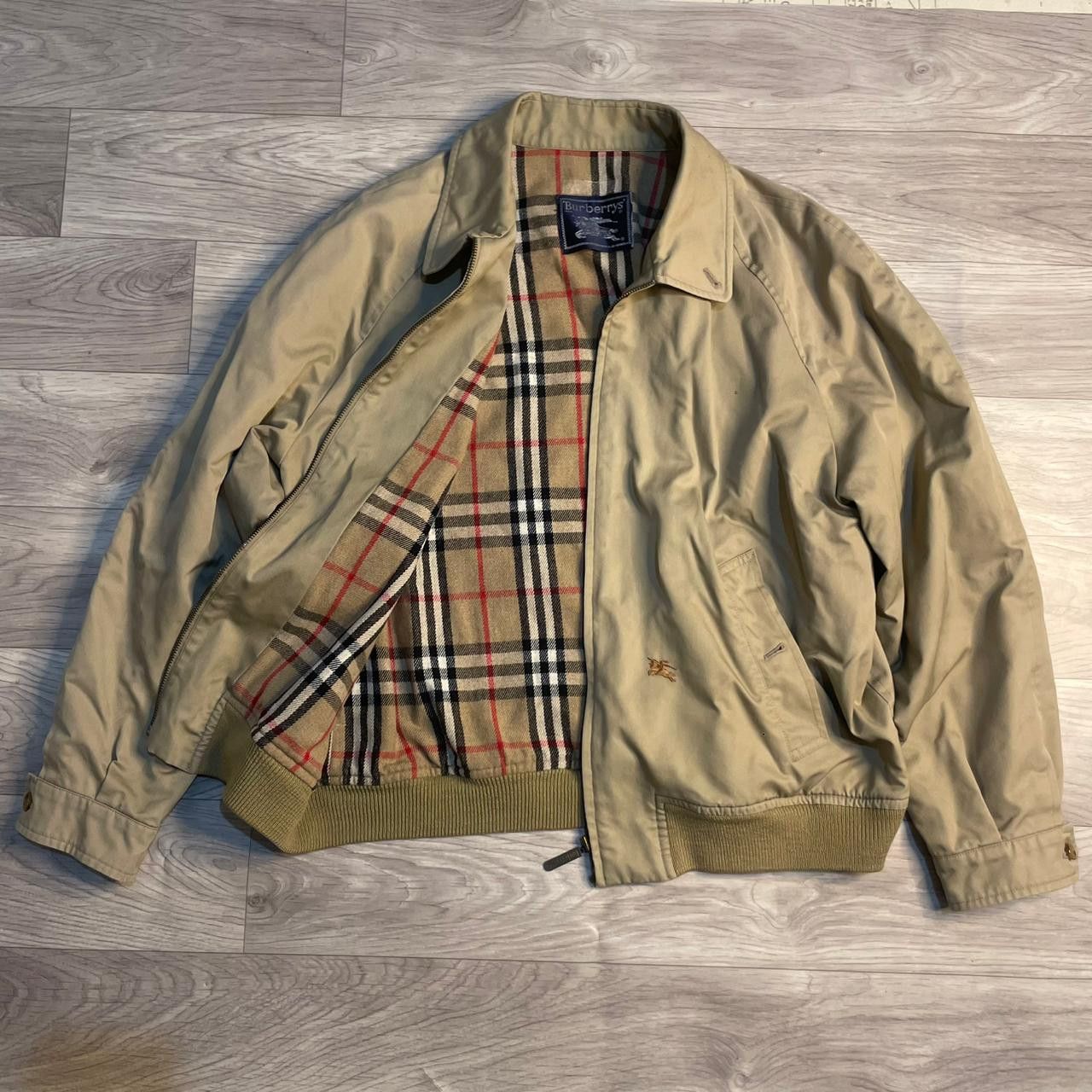 Burberry VINTEGE BURBERRY bomber jacket NOVA CHECK cotton men biege Size US M / EU 48-50 / 2 - 1 Thumbnail
