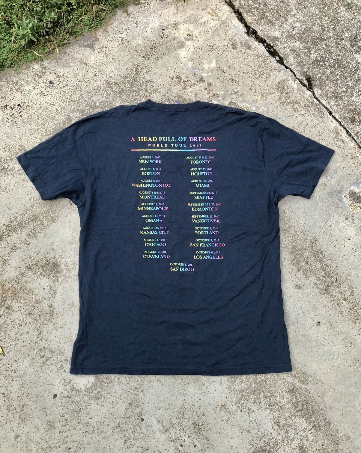 Band Tees COLDPLAY WORLD TOUR 2017 TEE Size US XL / EU 56 / 4 - 5 Thumbnail