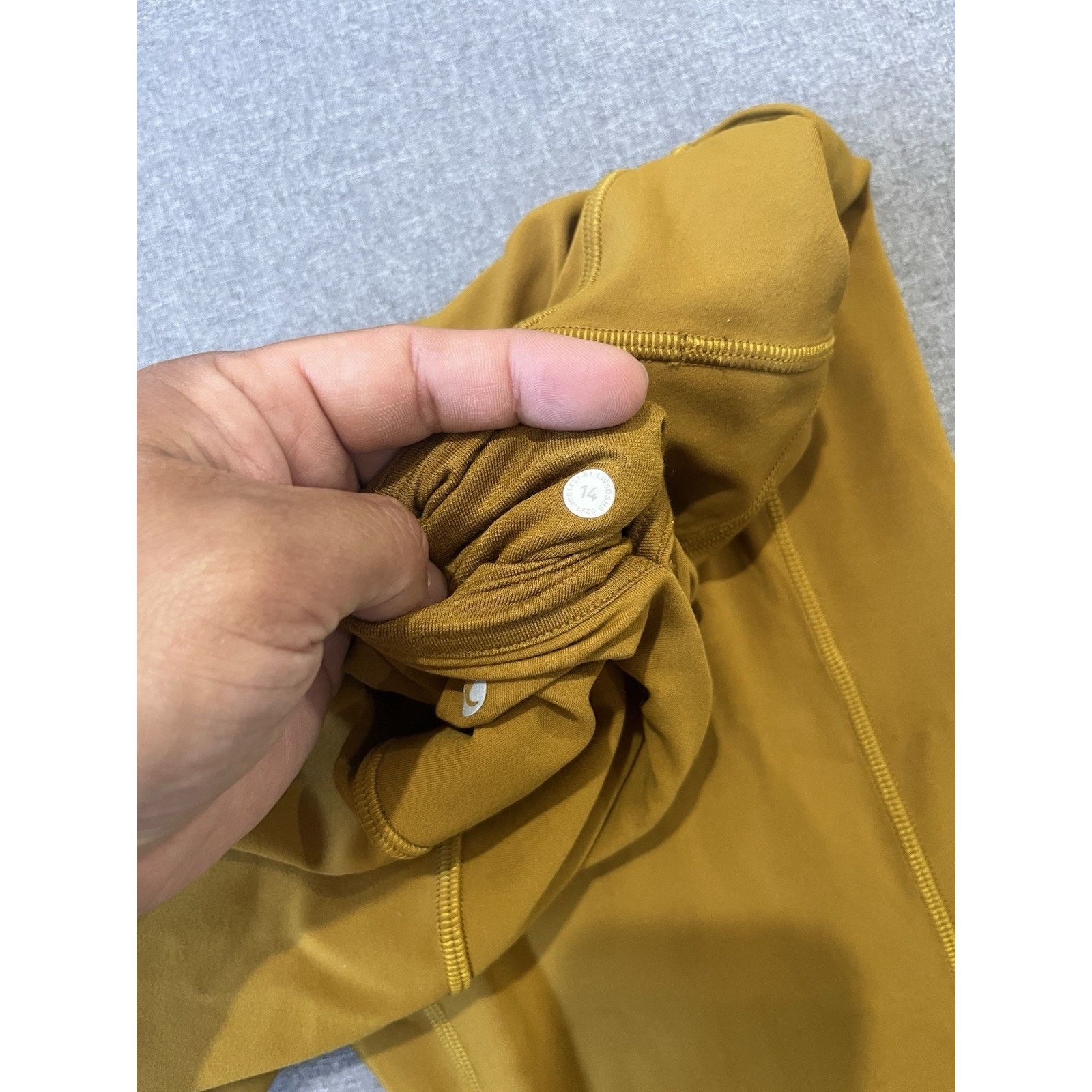 Lululemon Lululemon bronze yellow gold 25” inseam high waisted sz 14 Size 36" / US 14 / IT 50 - 6 Thumbnail