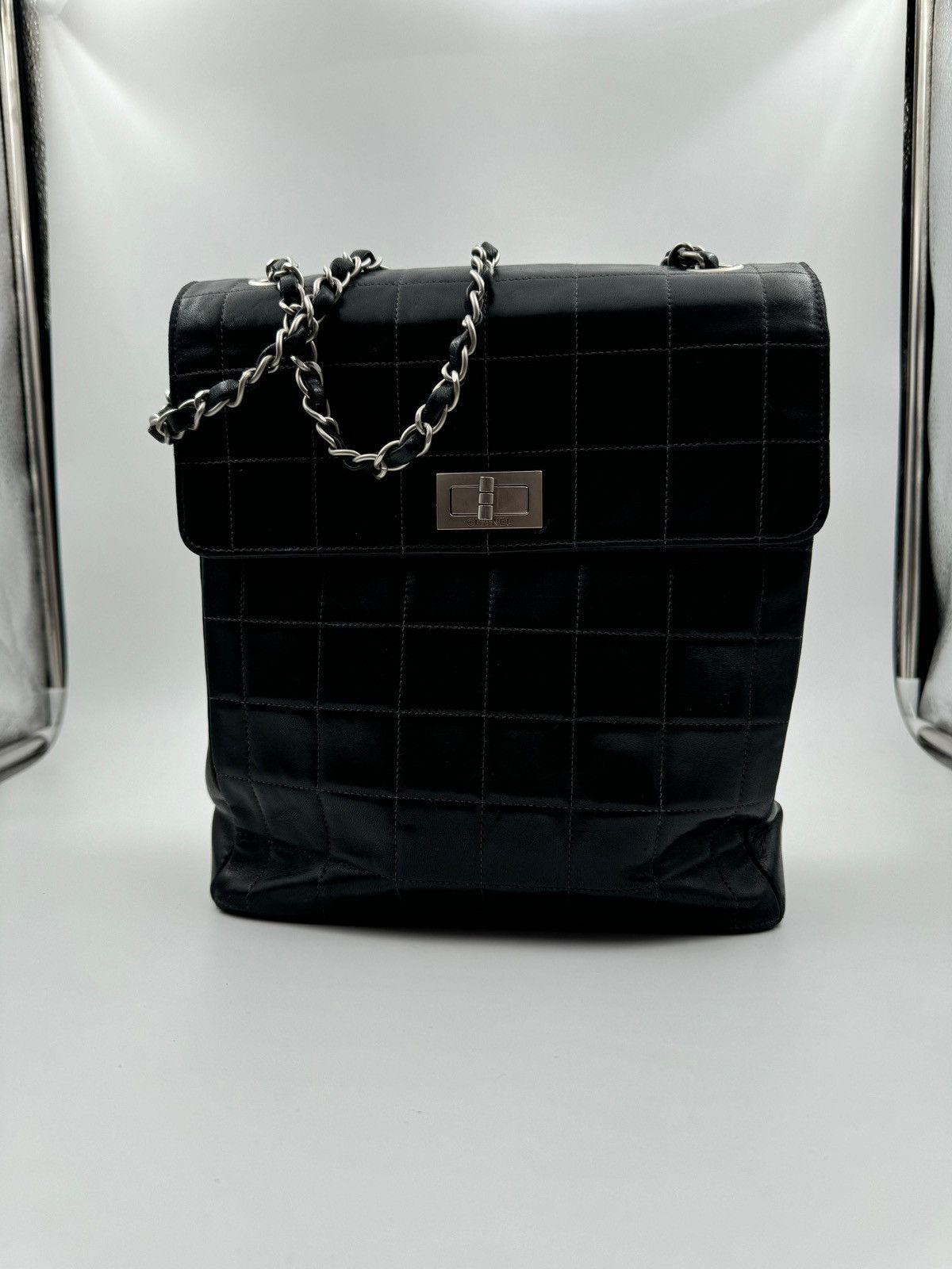 Chanel × Vintage CHANEL BLACK SQUARE QUILTED CHAIN SHOULDER BAG Size ONE SIZE - 1 Thumbnail