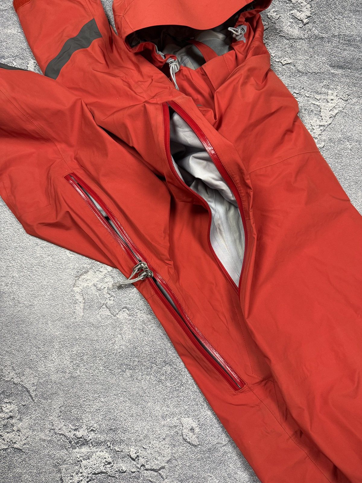 The North Face Outdoor The North Face Jacket Goretex TNF Size US M / EU 48-50 / 2 - 7 Thumbnail