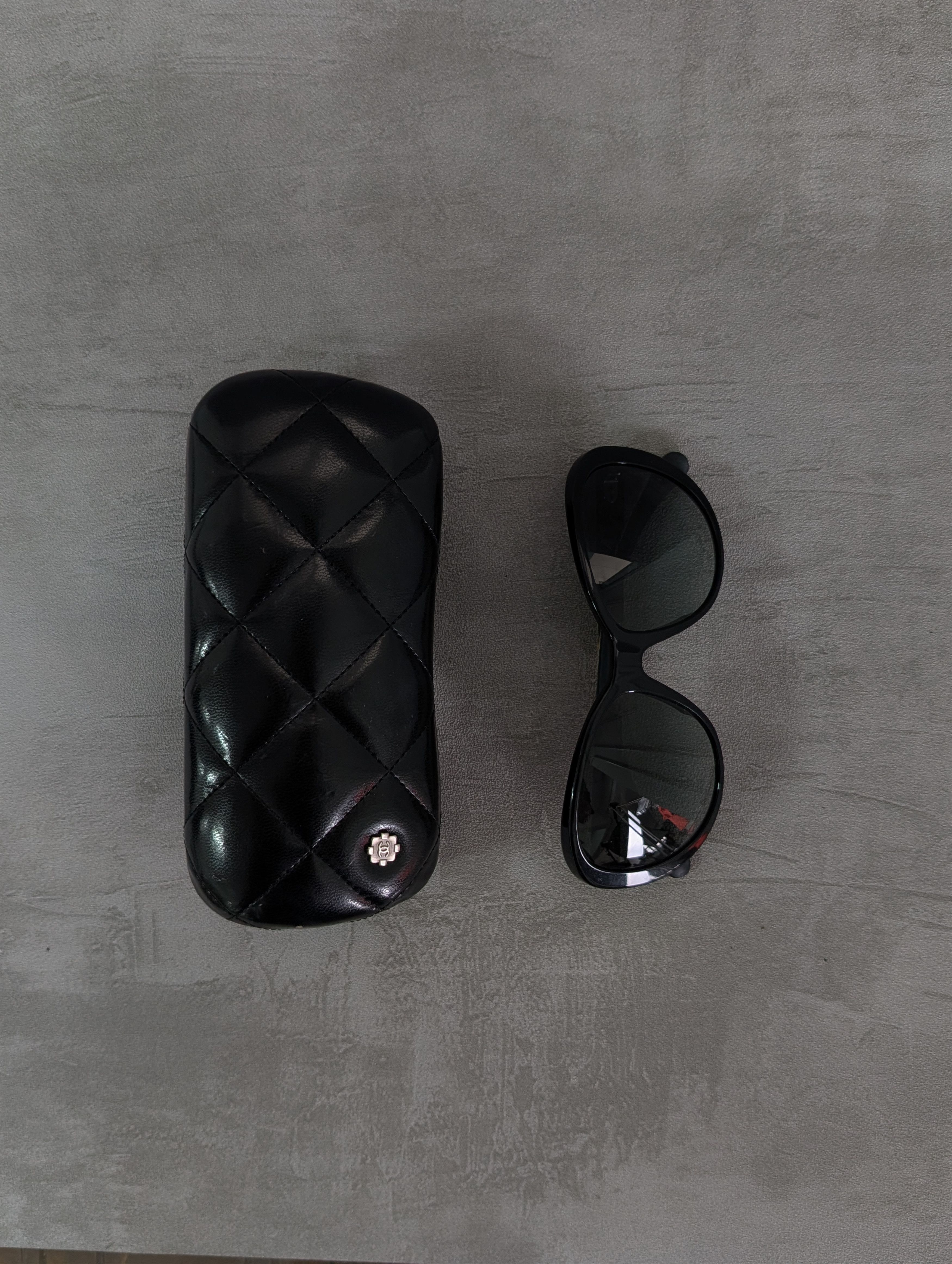 Chanel Chanel Black Frames With Tweed Arms Sunglasses Size ONE SIZE - 2 Thumbnail