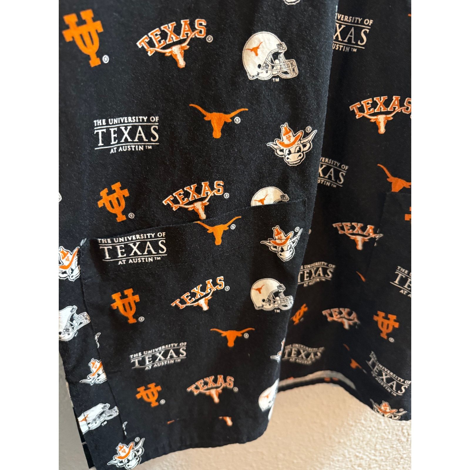 Other University of Texas Longhorns Scrub Top Size M / US 6-8 / IT 42-44 - 2 Thumbnail