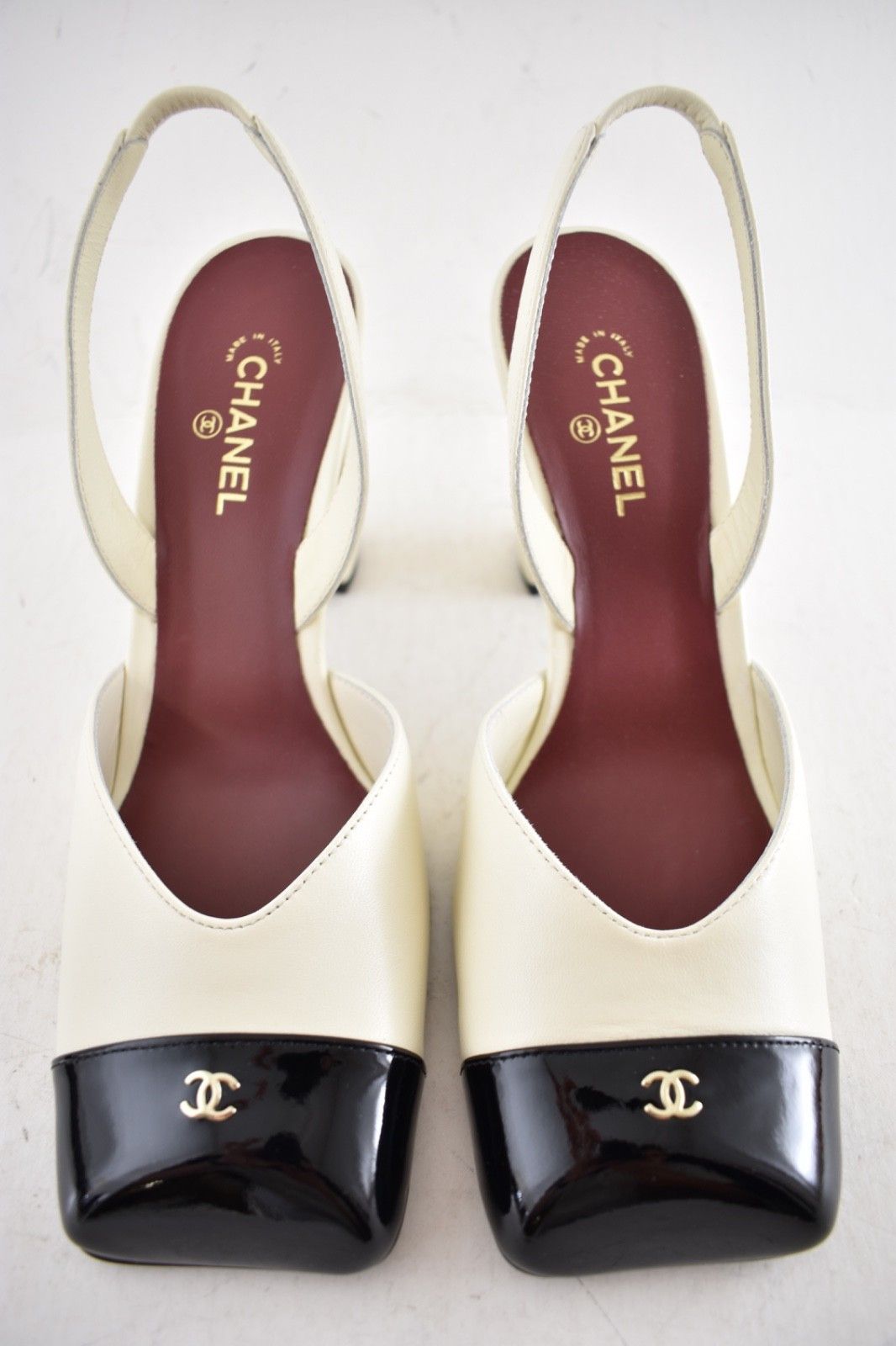 Chanel 26S Blazy Ivory Black Square Slingback Block Heel Pump 40 Size US 10 / IT 40 - 10 Thumbnail