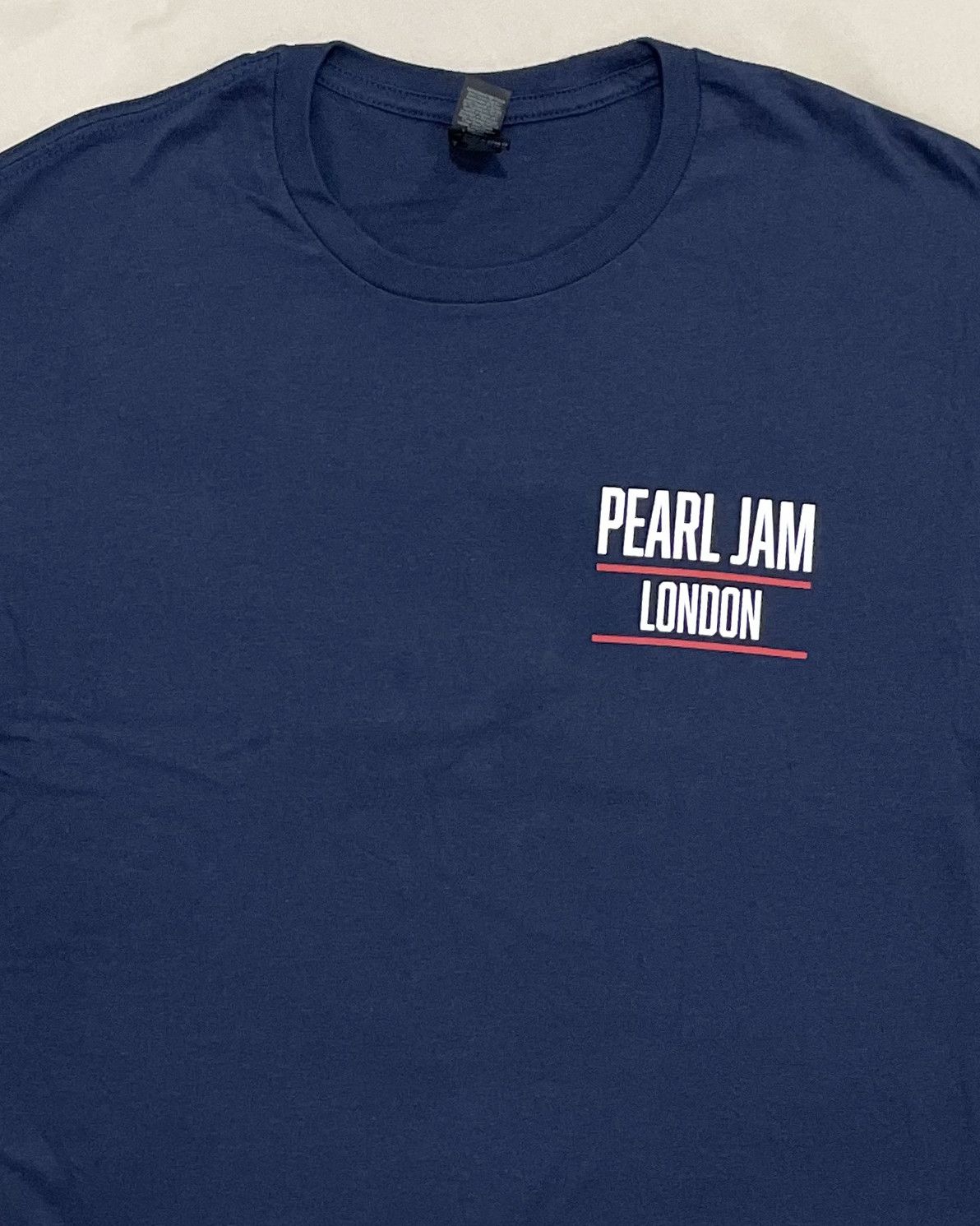 Band Tees Pearl Jam Tour 2024 London Tshirt Size US M / EU 48-50 / 2 - 3 Thumbnail