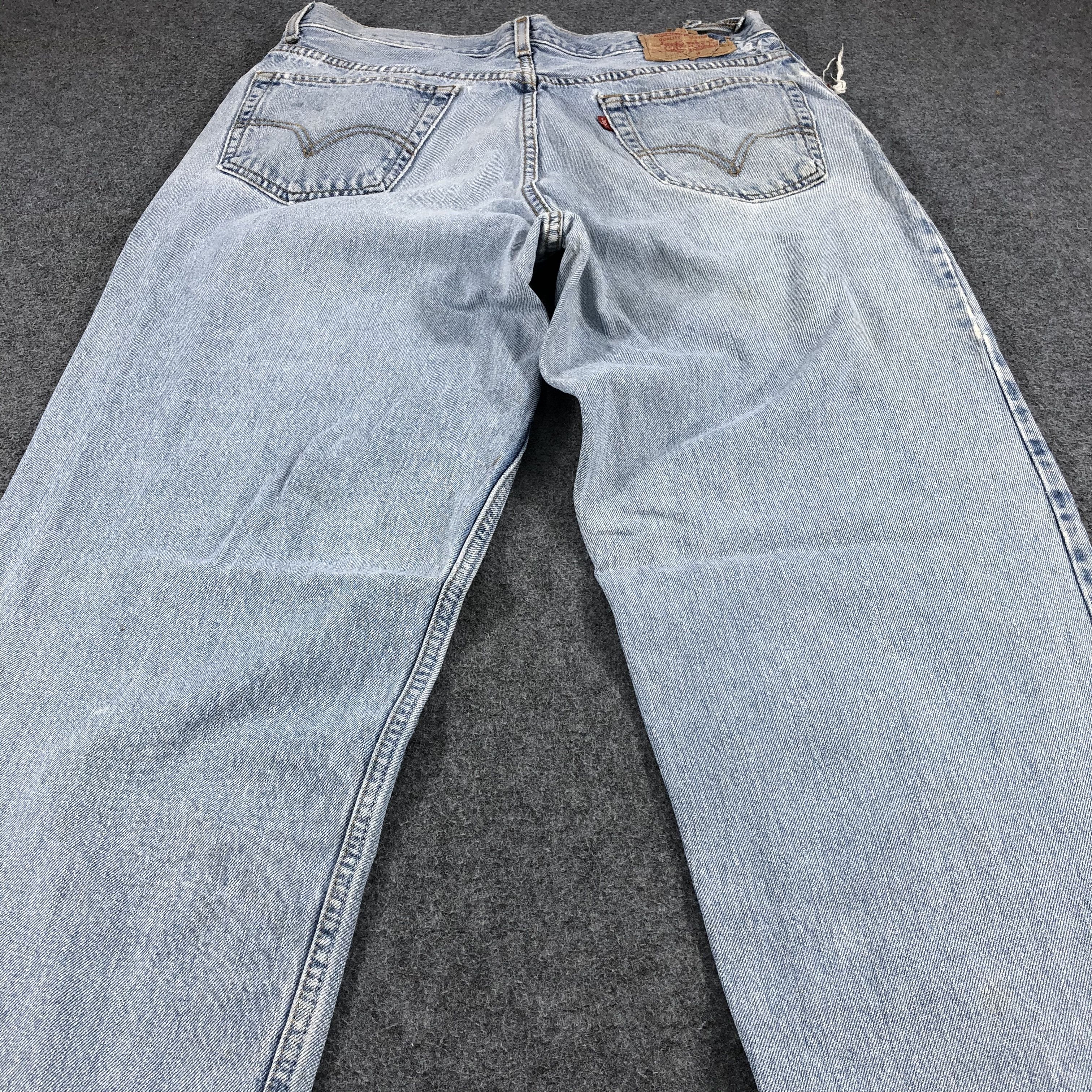 Levi's Light Washed Denim Vintage Levis Jeans Lot 550-J922 Size US 34 / EU 50 - 4 Thumbnail