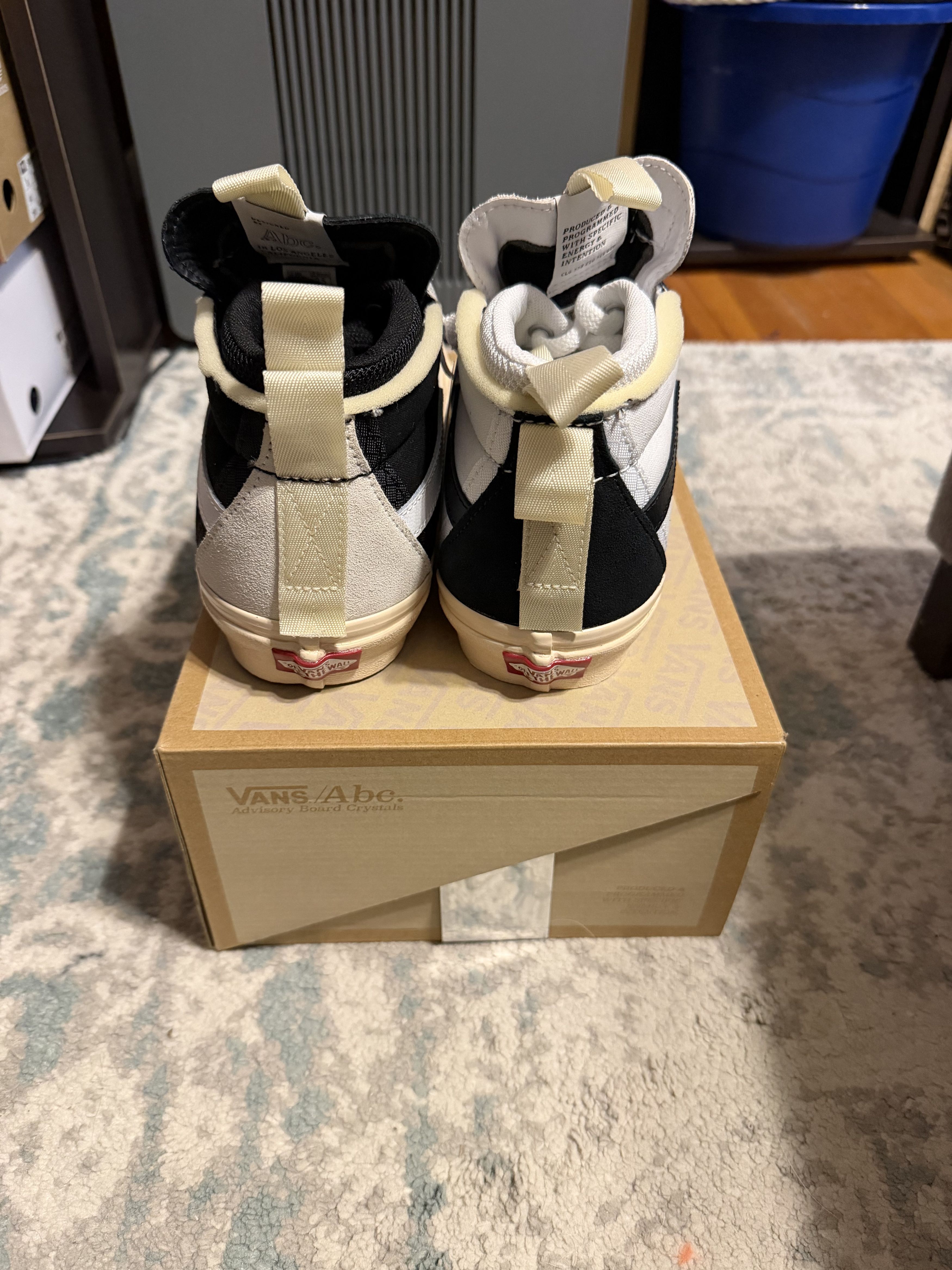 Vans Advisory Board Crystals x Vans Sk8-EXT High Black White Size US 8 / EU 41 - 3 Thumbnail