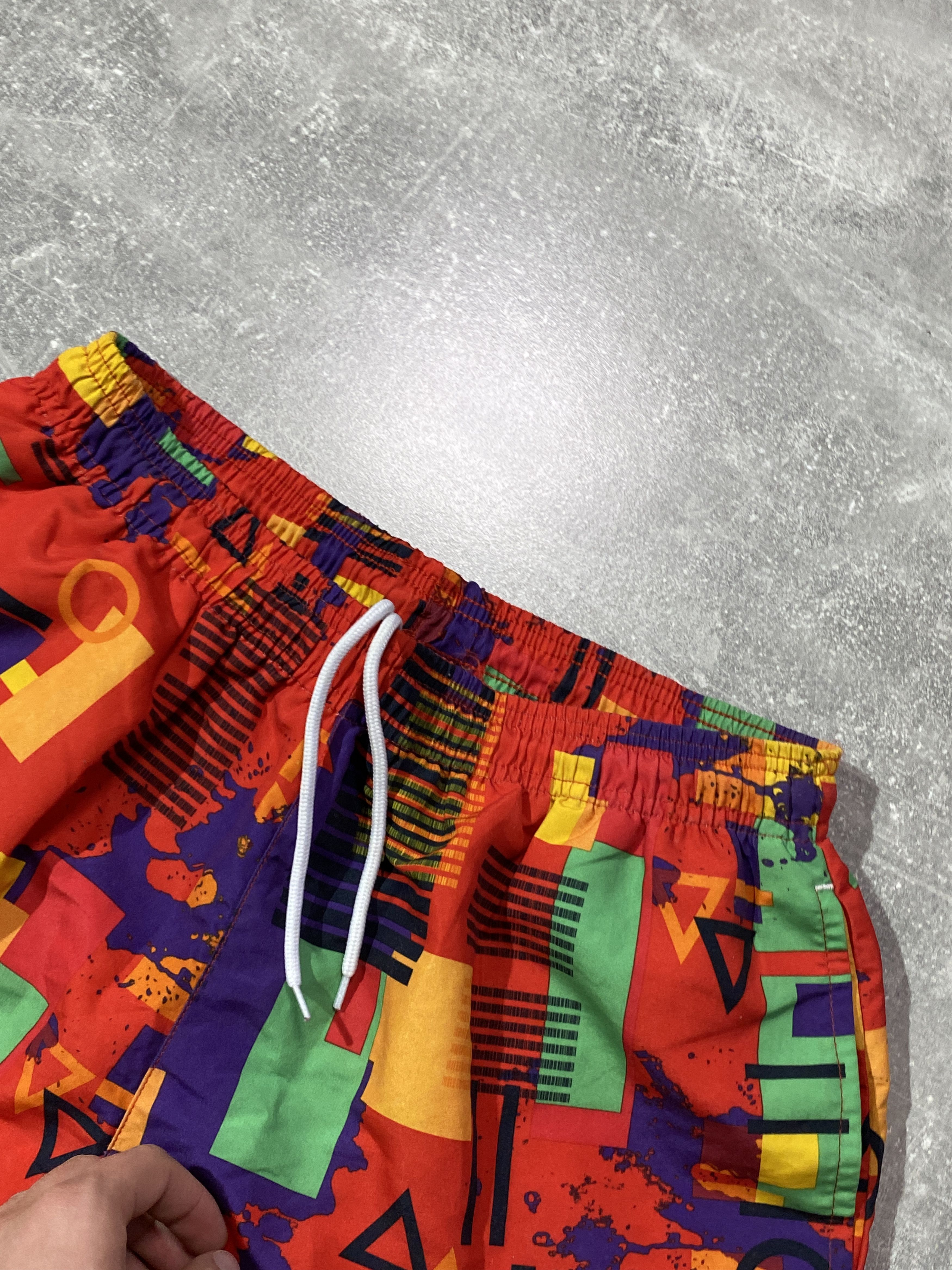 Umbro Vintage Y2K UMBRO Geometric Monogram Shorts Size US 32 / EU 48 - 3 Thumbnail