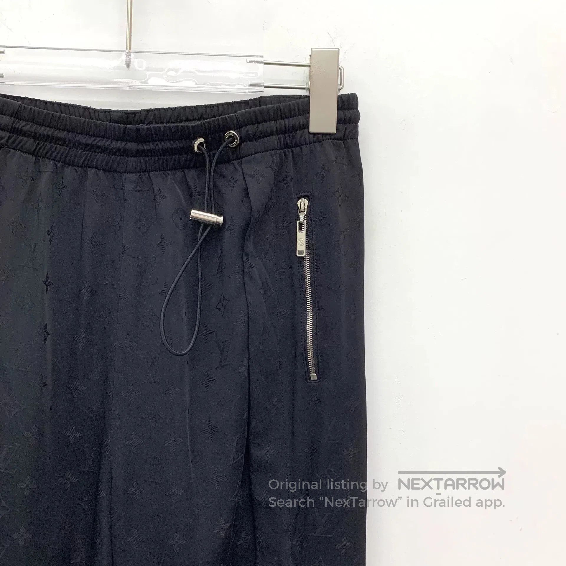 Louis Vuitton louis vuitton black logo jogger pants. Size US 34 / EU 50 - 3 Thumbnail