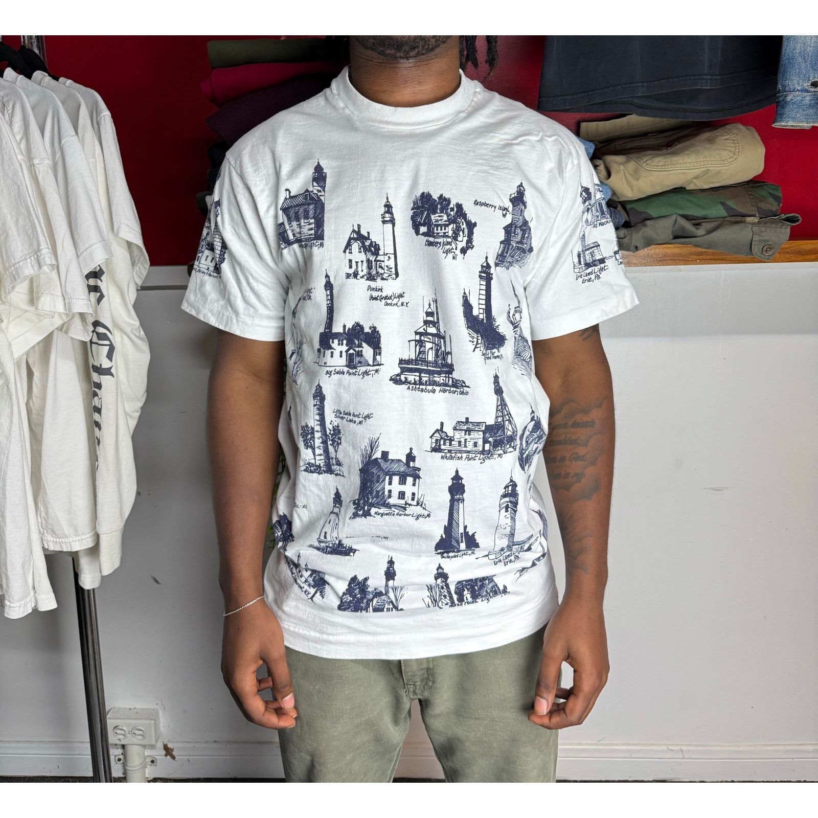 Fruit Of The Loom Vintage 90s lighthouse tee all over print Size US L / EU 52-54 / 3 - 1 Thumbnail