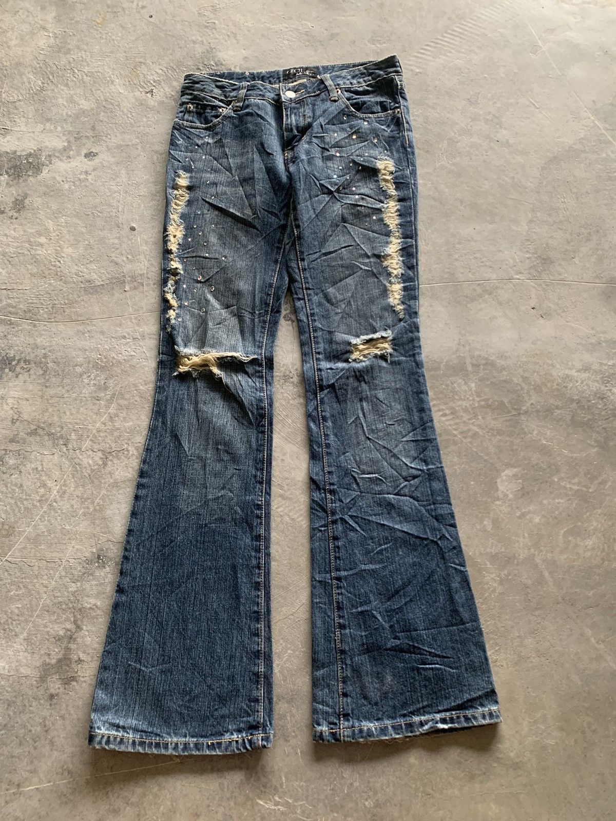 20471120 × Japanese Brand flared distressed beaded cecil mcbee japanese jeans Size US 29 - 1 Thumbnail