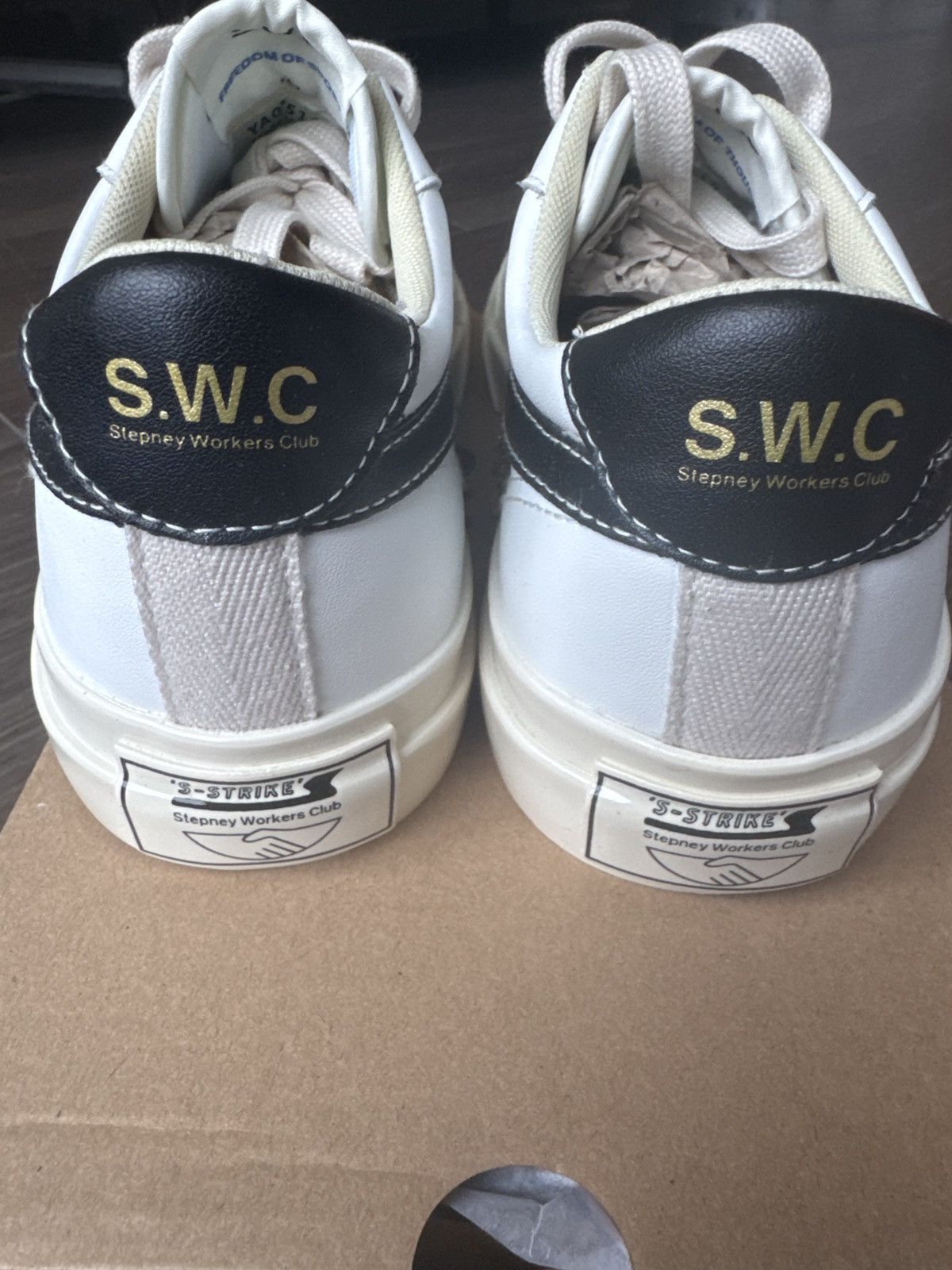 Stepney Workers Club Stepney Workers Club Strike Sneakers Size US 7 / EU 40 - 3 Thumbnail