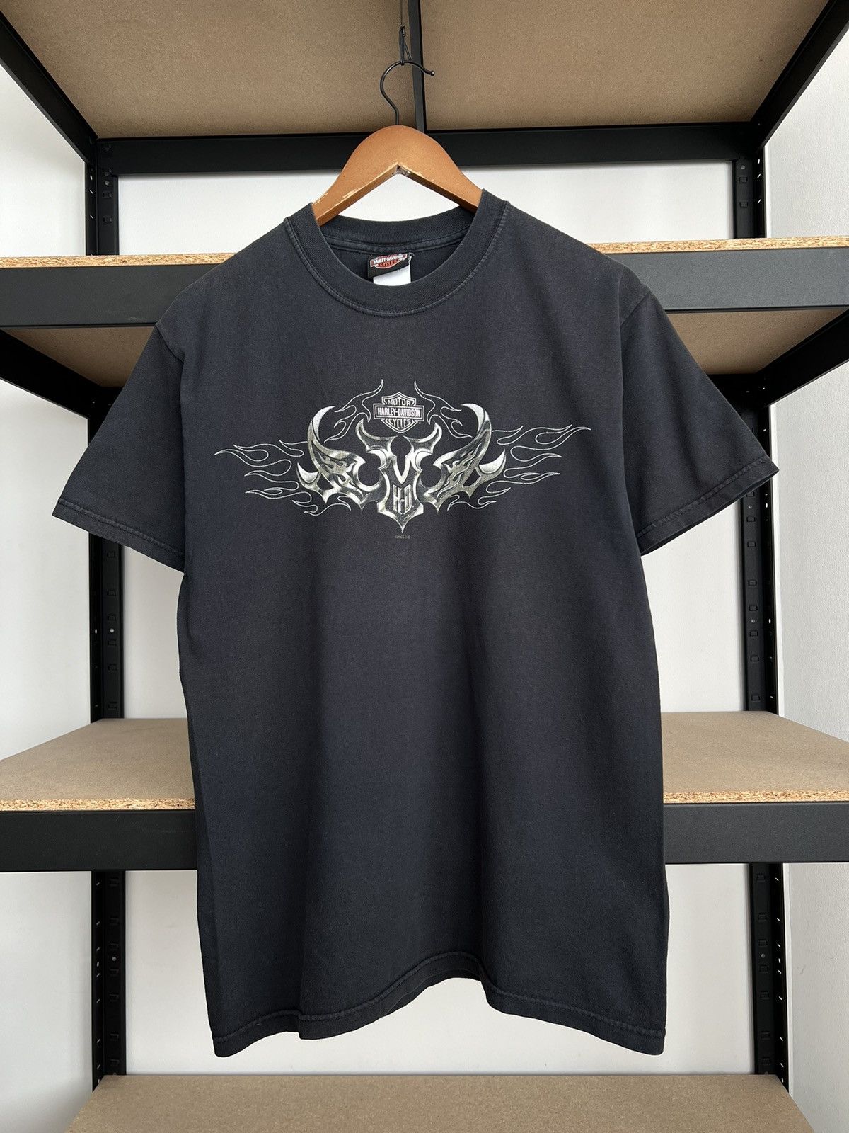 Harley Davidson Vintage 2005 Harley Davidson Tribal Flames Y2k Black T-shirt Size US M / EU 48-50 / 2 - 1 Thumbnail