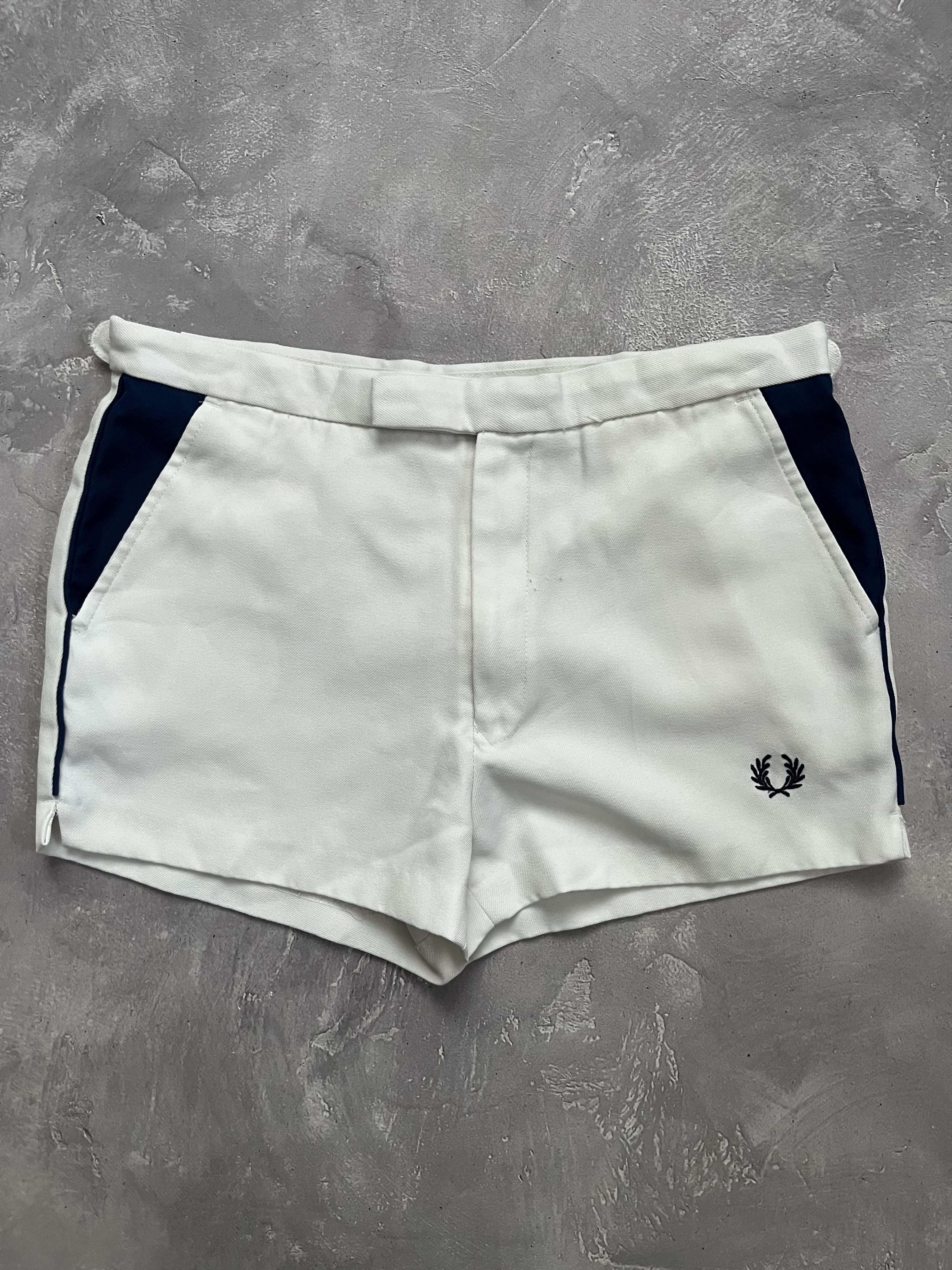 Fred Perry Vintage Fred Perry Shorts Men's Tennis Rare 90s Y2K White Size US 34 / EU 50 - 1 Thumbnail