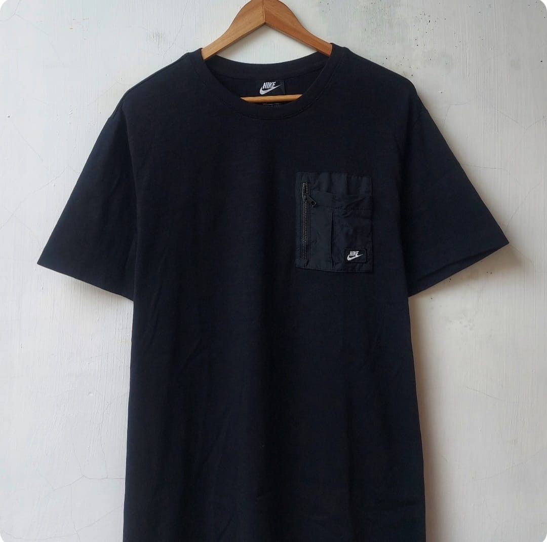 Nike NIKE Utility Pocket Tshirt Size US L / EU 52-54 / 3 - 3 Thumbnail