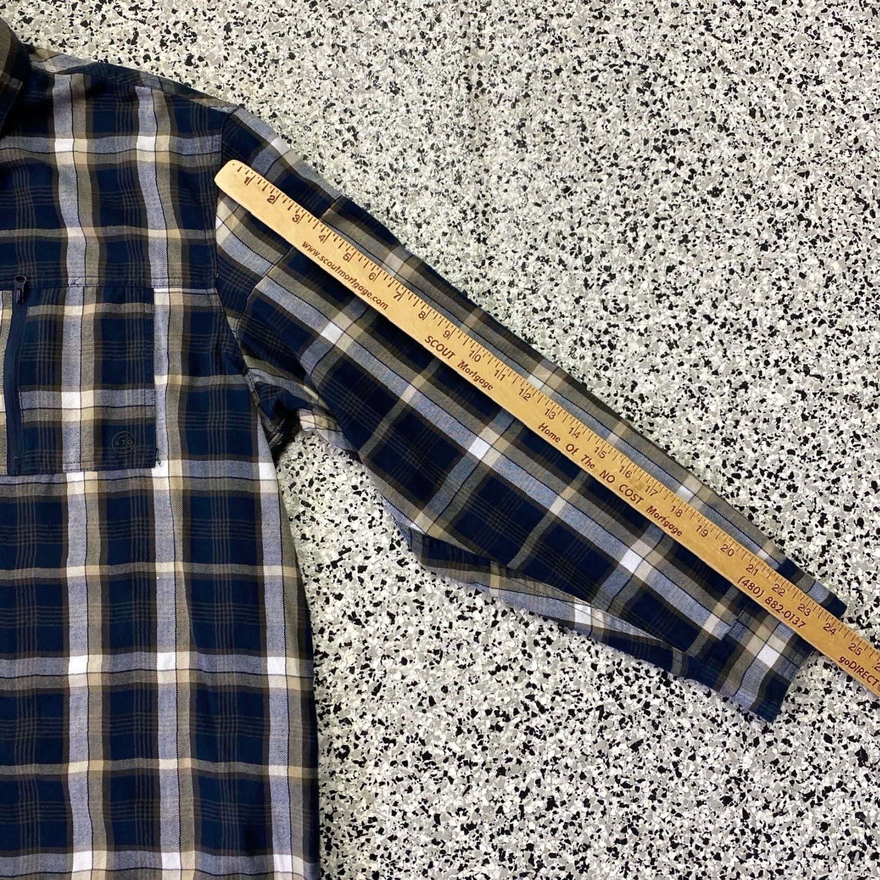 Wrangler Wrangler ATG Shirt Mens Medium Blue Plaid Flannel Long Sleeve Button-Up Pocketed Casual Workwear Size US M / EU 48-50 / 2 - 4 Thumbnail