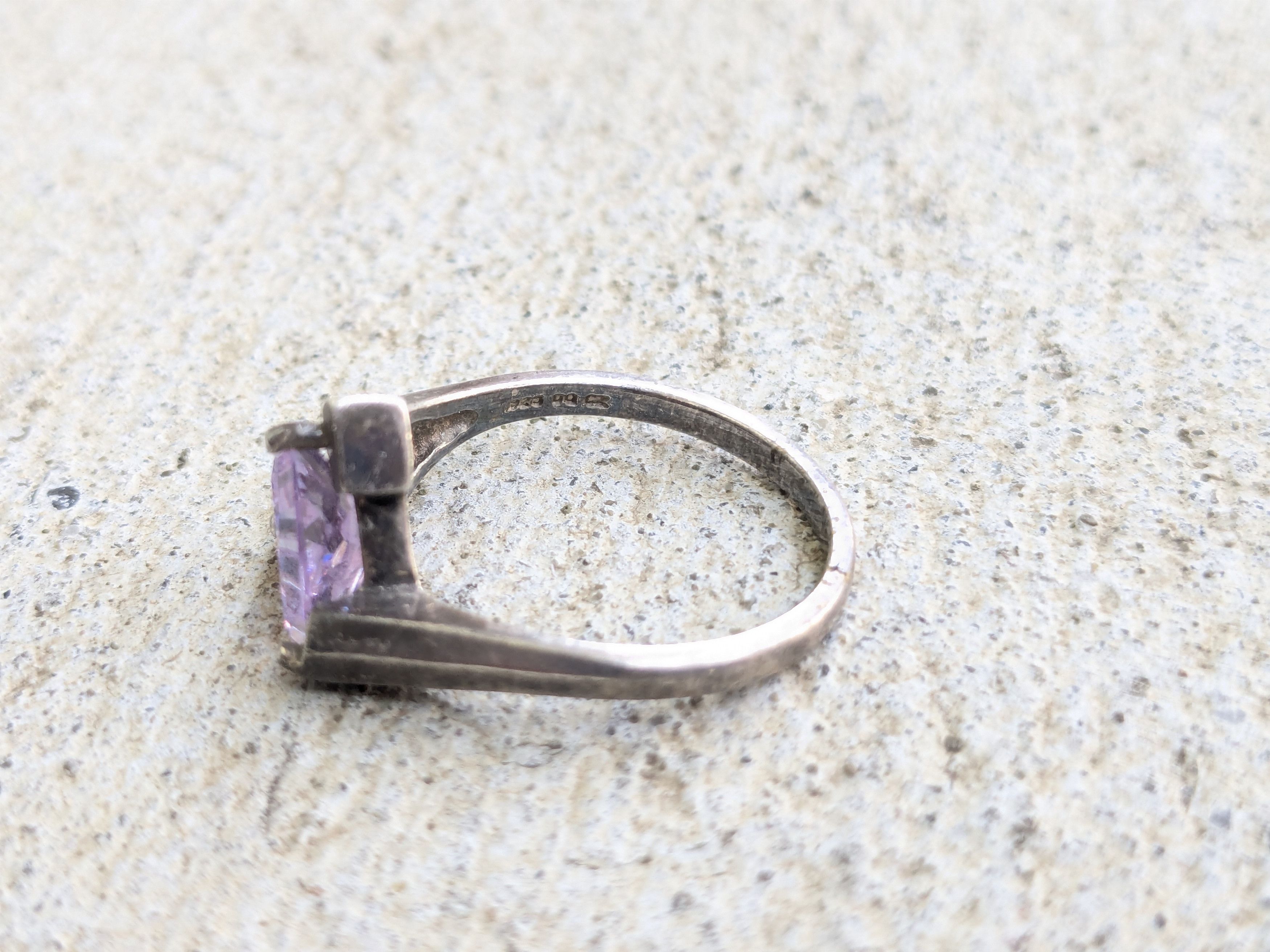 Jewelry × Sterling Silver × Vintage Sterling Silver Ring Lavender Purple CZ Triangle Faceted 8 Size ONE SIZE - 3 Thumbnail