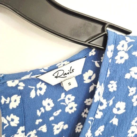 Rails Sophia Blue Daisies Short Slv V-neck Button-Up Romper Floral Size 27" / US 4 / IT 40 - 14 Thumbnail