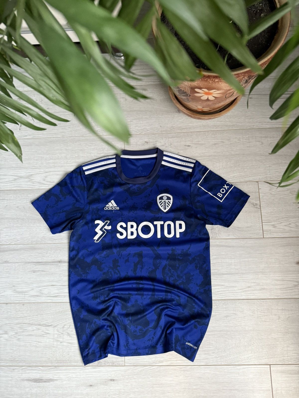 Adidas Soccer jersey Adidas Leeds shirt 2022 Size US S / EU 44-46 / 1 - 1 Thumbnail