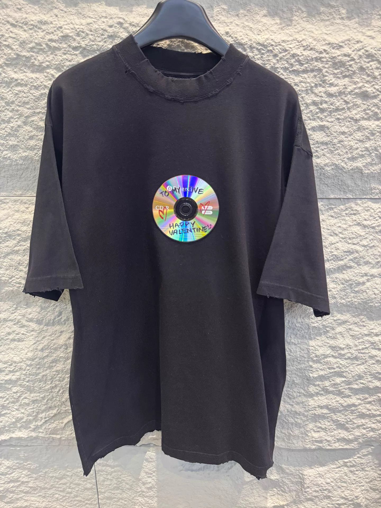 Balenciaga Balenciaga Valentine's Day Disc Short Sleeve Tee Black M Size US M / EU 48-50 / 2 - 1 Thumbnail