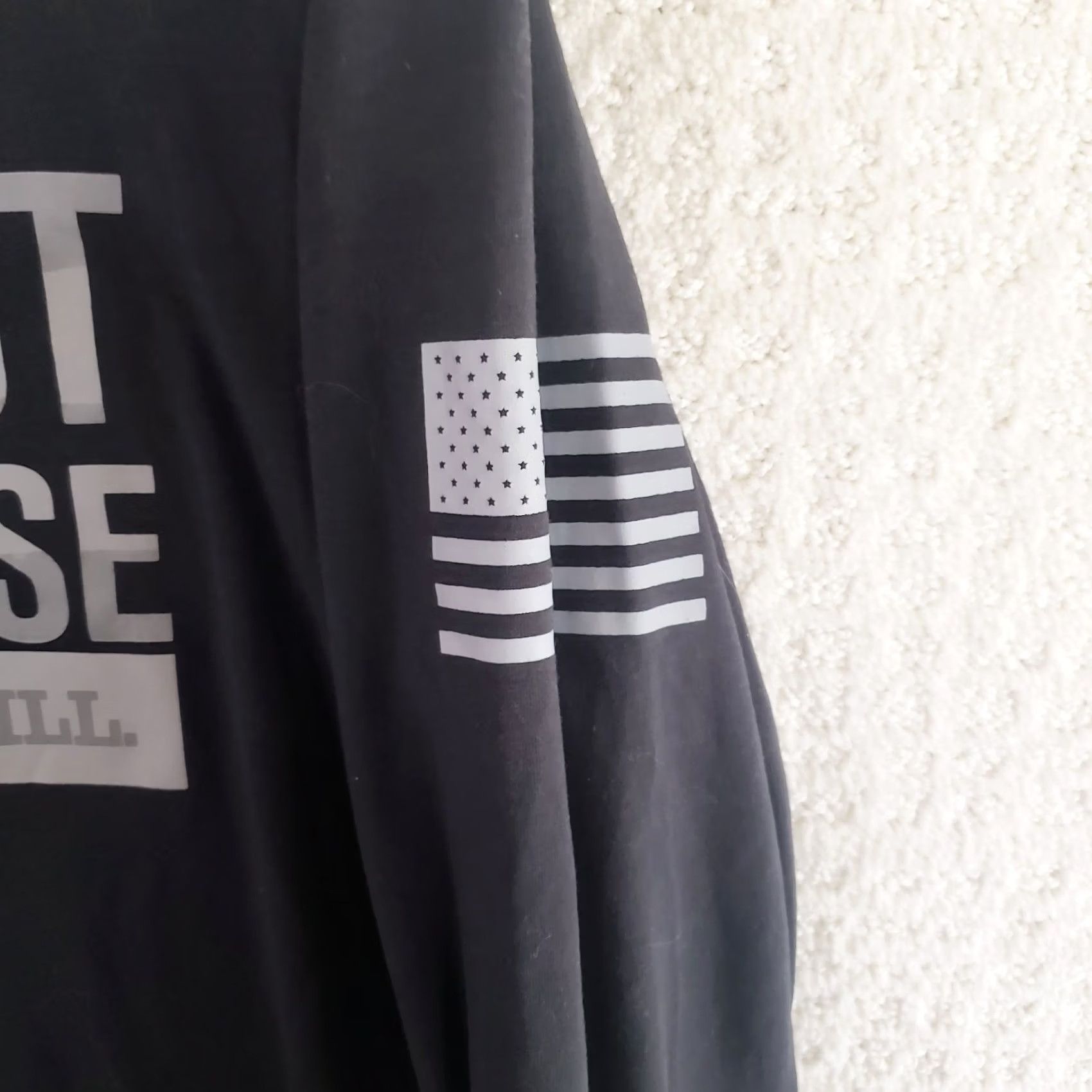 Under Armour Under Armour Shirt Men's M Black Long Sleeve Tee Camo Letters Logo Heatgear Jersey Crew Neck Size US M / EU 48-50 / 2 - 5 Thumbnail