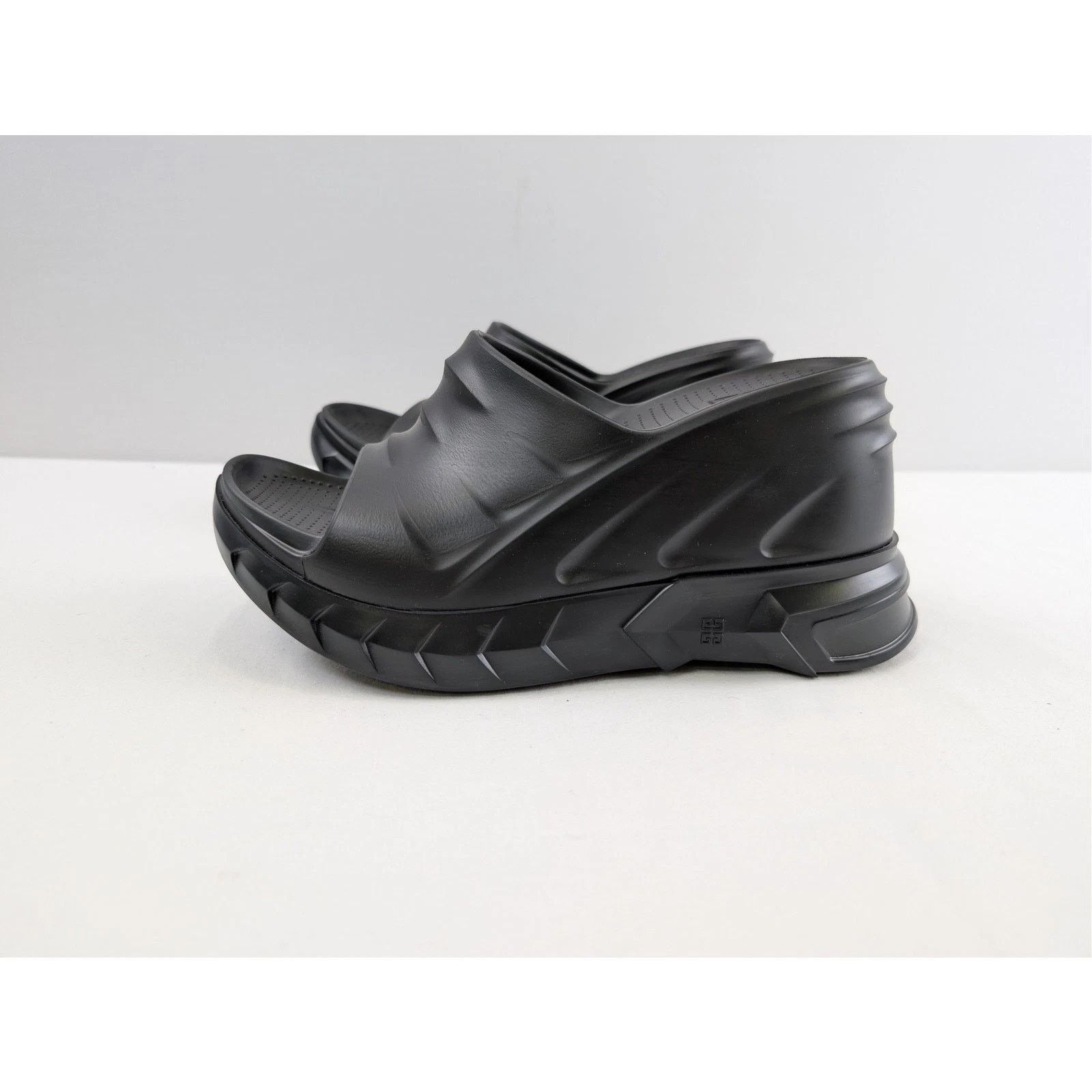 Givenchy o1rshd1 Q:5 / Marshmallow Sandals in Black Size US 9 / IT 39 - 9 Thumbnail