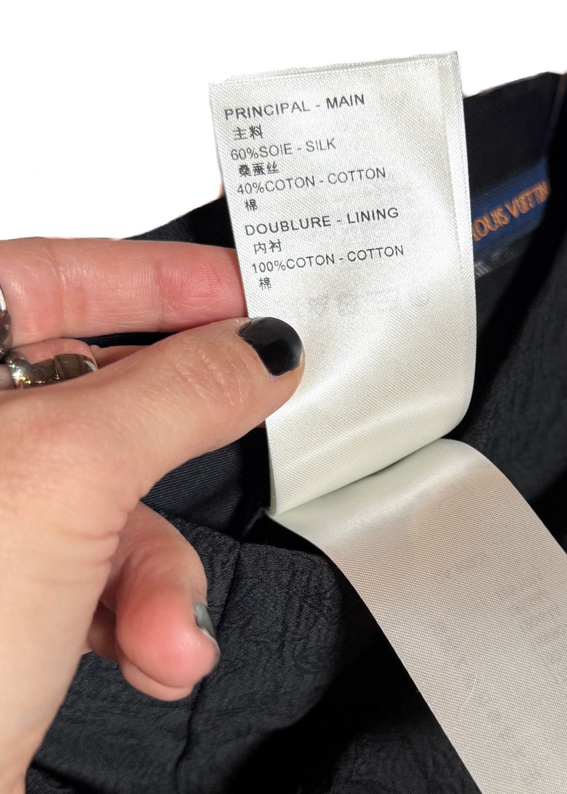 Louis Vuitton Louis Vuitton Black Silk Blend Tonal Mini Logo Shorts Size US 36 / EU 52 - 13 Thumbnail