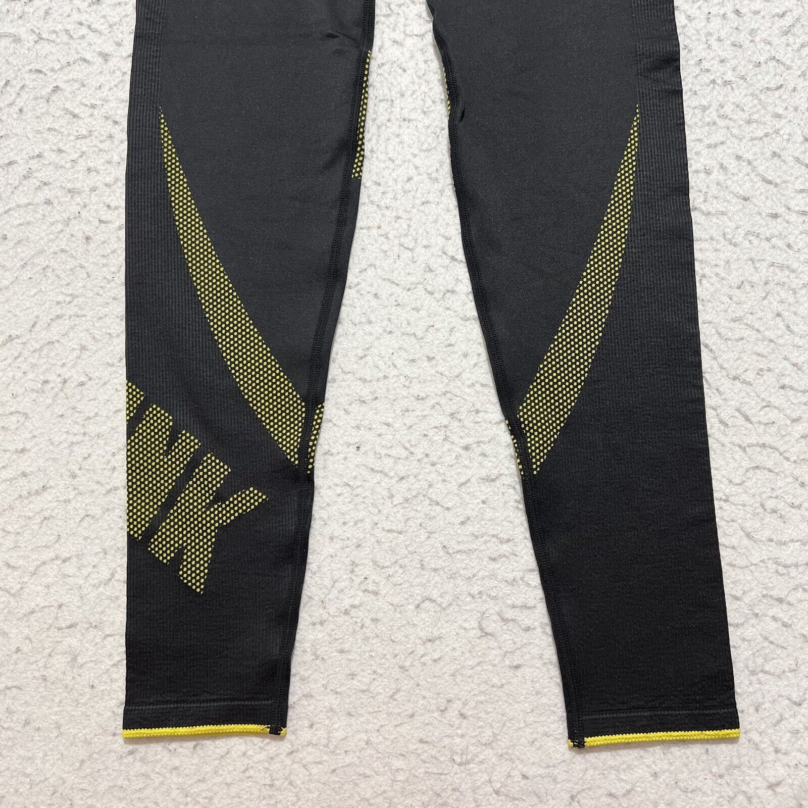 Victoria's Secret Victoria's Secret PINK Black + Neon Full Length Leggings Size 28" / US 6 / IT 42 - 7 Thumbnail