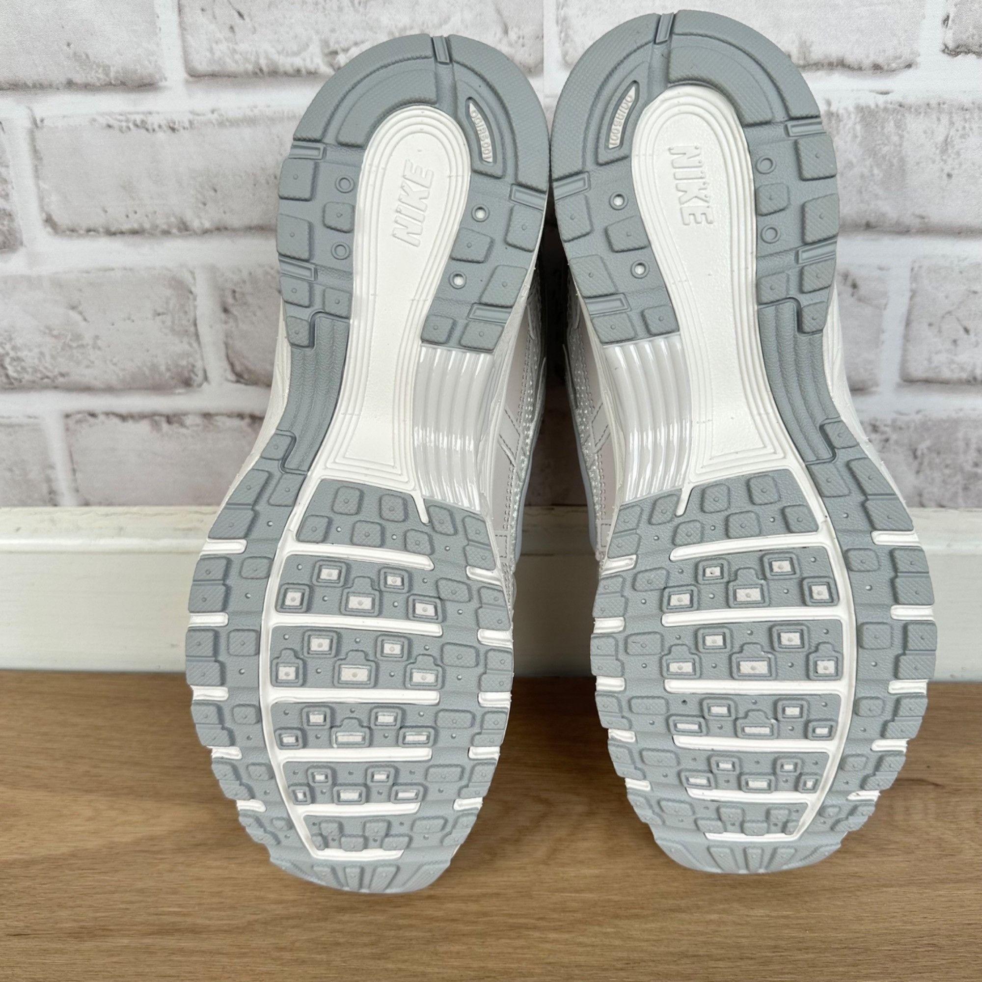 Nike ⭐Nike P-6000 SE Summit Size 9.5 Women's shoes Sneakers White Size US 9.5 / IT 39.5 - 5 Thumbnail