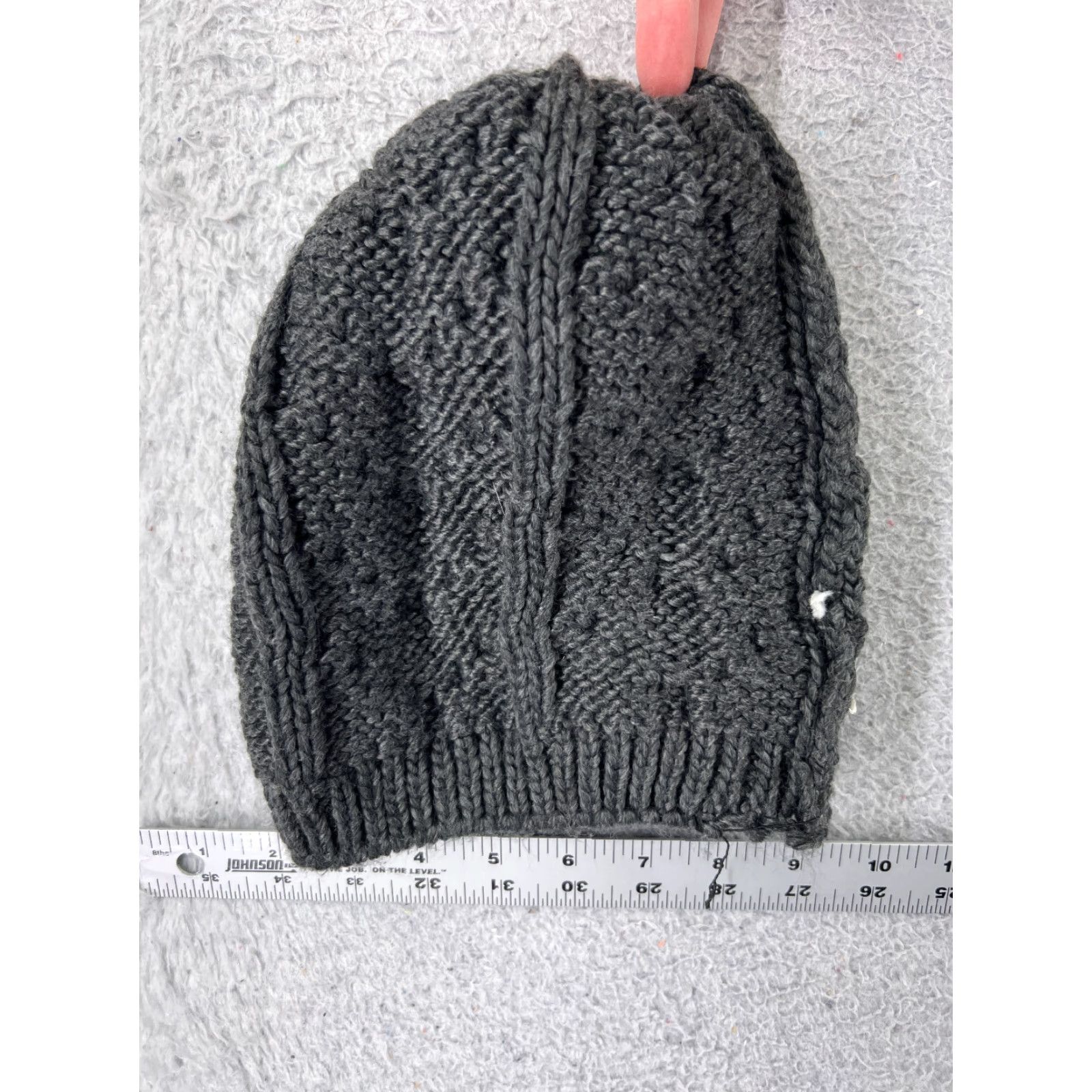 Vintage Beanie Toque Womens One Size Gray Cable Knit Acrylic Blend Winter Snow Ski Pom Hat/Cap Adult Women Beanie Gray Winter Ski Theme 90s (not applicable) Size ONE SIZE - 3 Thumbnail