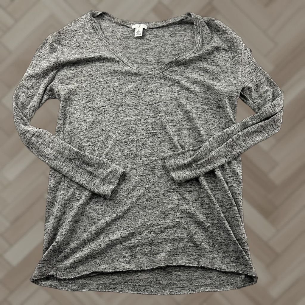 Vintage BP Gray Long Sleeve V-Neck Lightweight Sweater Top Women's XS BP Gray V-Neck Long Sleeve Lightweight Solid Shirt Womens XS Size XS / US 0-2 / IT 36-38 - 1 Thumbnail
