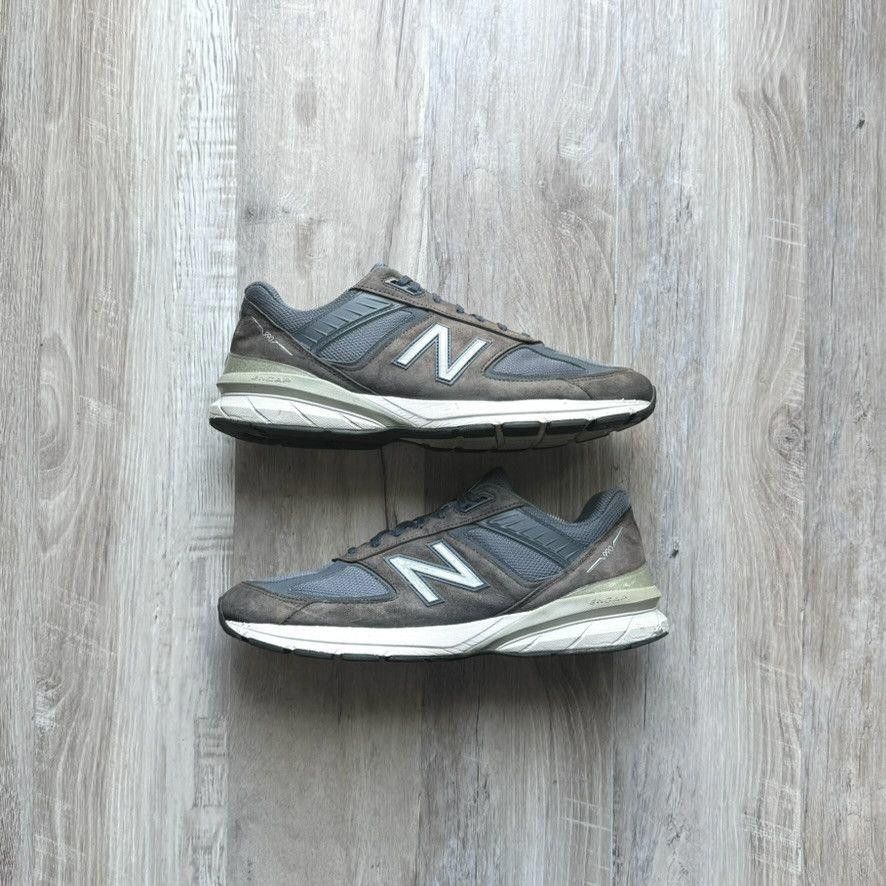 NEW BALANCE • 990V5 