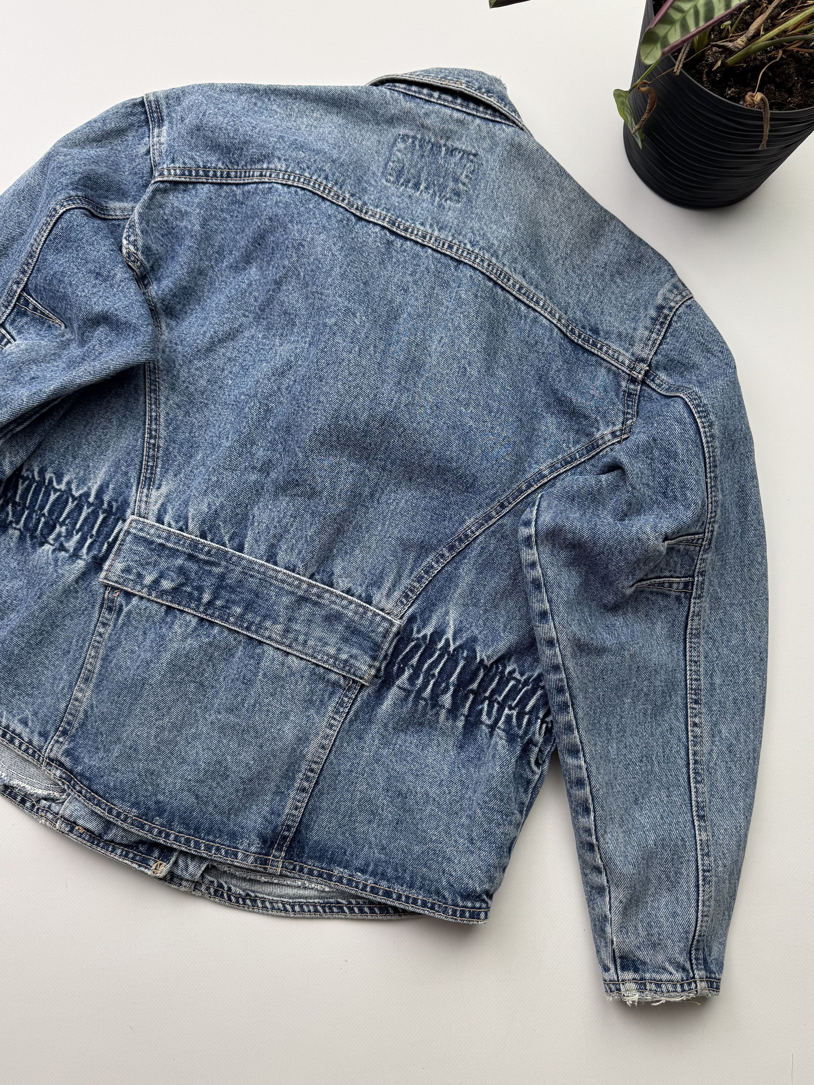 Versace Jeans Couture Versace Jeans Couture 80's Denim Jacket (145) Size M / US 6-8 / IT 42-44 - 15 Thumbnail