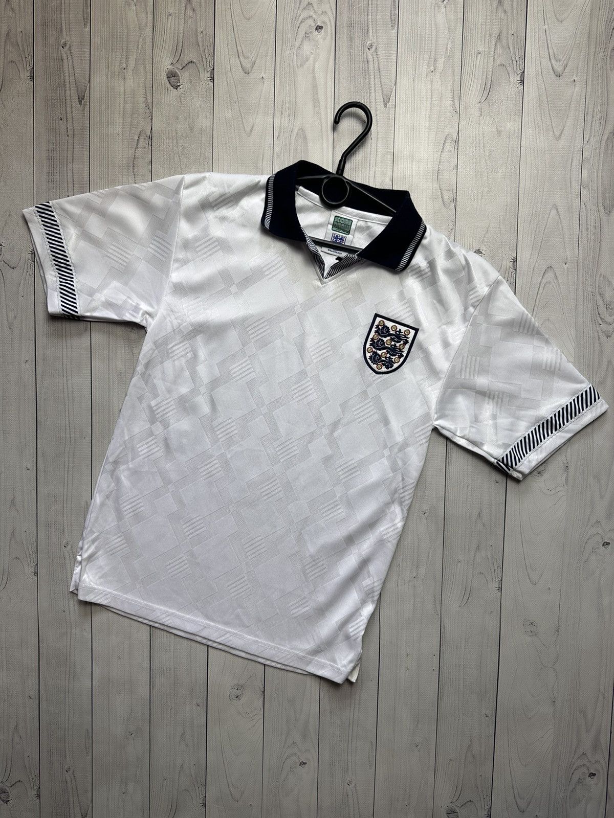 Vintage Vintage England soccer jersey retro size S Size US S / EU 44-46 / 1 - 1 Thumbnail
