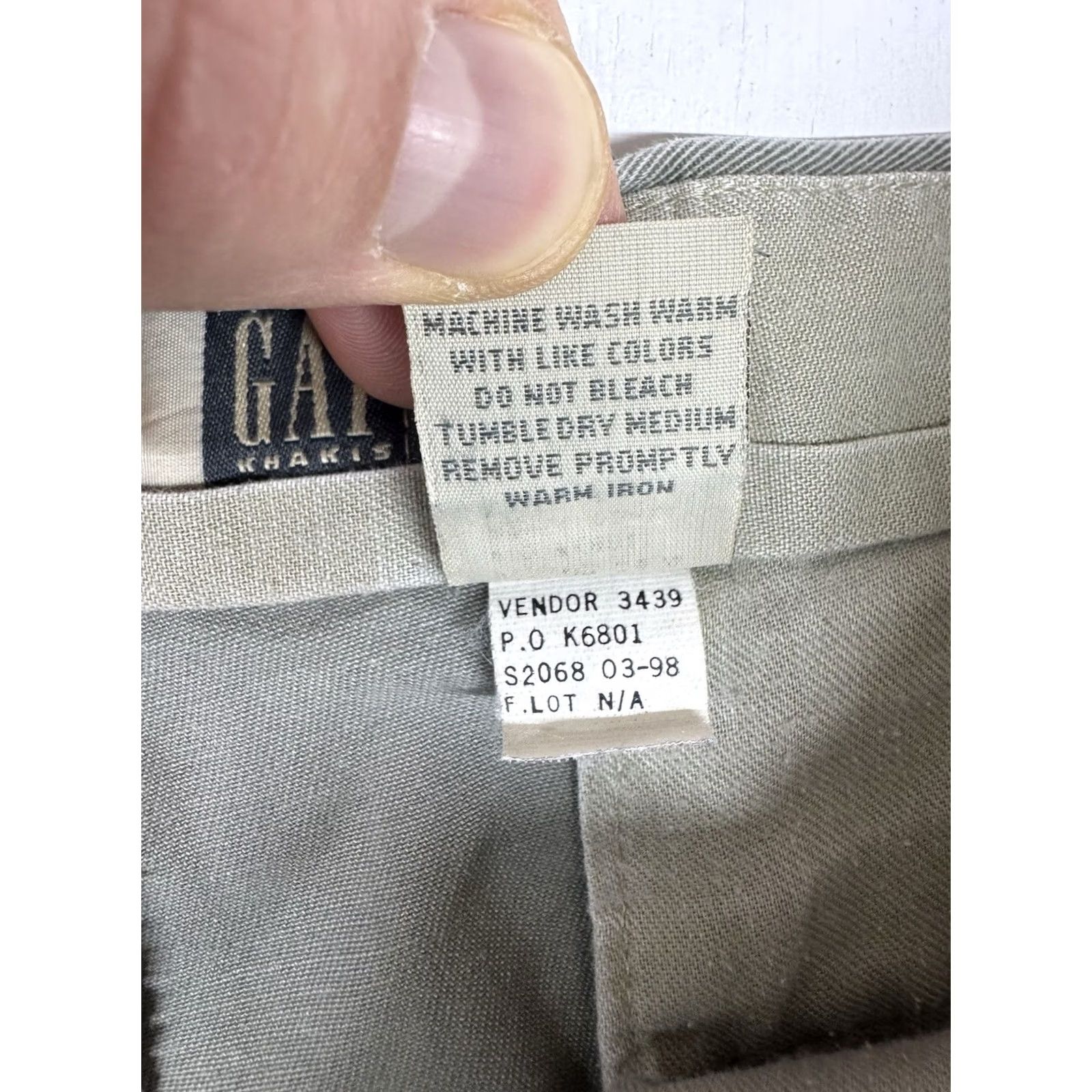 Gap VINTAGE Gap Khakis Pants Mens 36x34 Relaxed Pleated Front Beige Tan 90s USA Mens Size US 36 / EU 52 - 6 Thumbnail