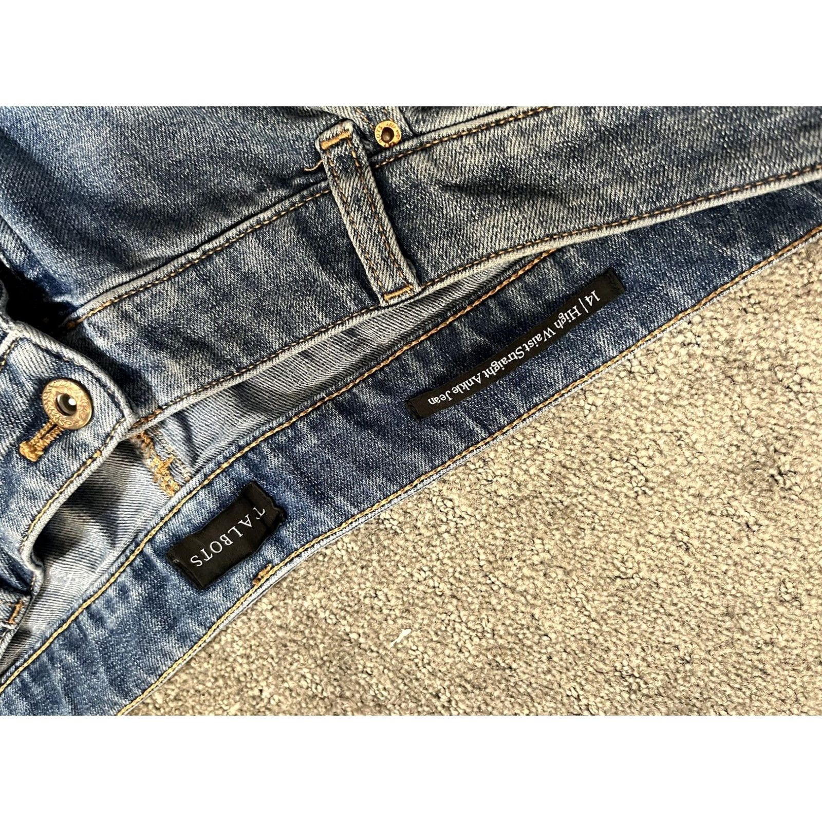 Talbots Talbots Jeans Women's High Waist Ankle Denim 14 Medium Blue 5-Pocket Regular Stretch Pockets Flaw: Pen ink stain see photos Size 36" / US 14 / IT 50 - 5 Thumbnail