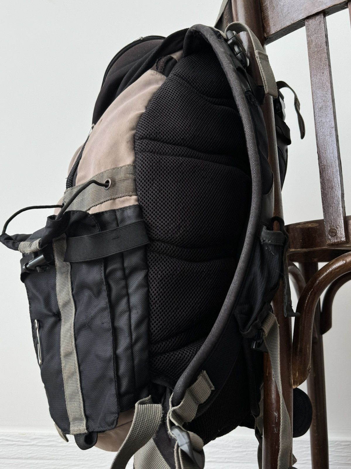Oakley Vintage 00s Oakley Tactical Icon Faded Backpack Size ONE SIZE - 7 Thumbnail