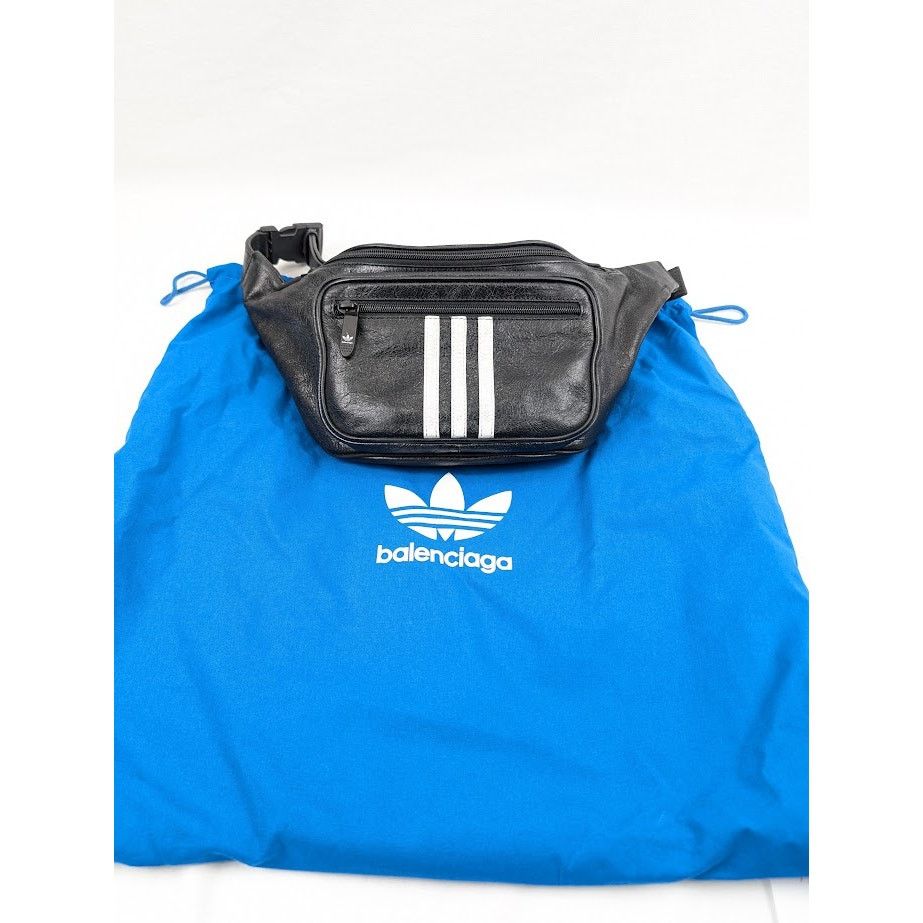 Adidas × Balenciaga o1rshd1 Size: OS / Belt Bag in Black/White Size ONE SIZE - 18 Thumbnail