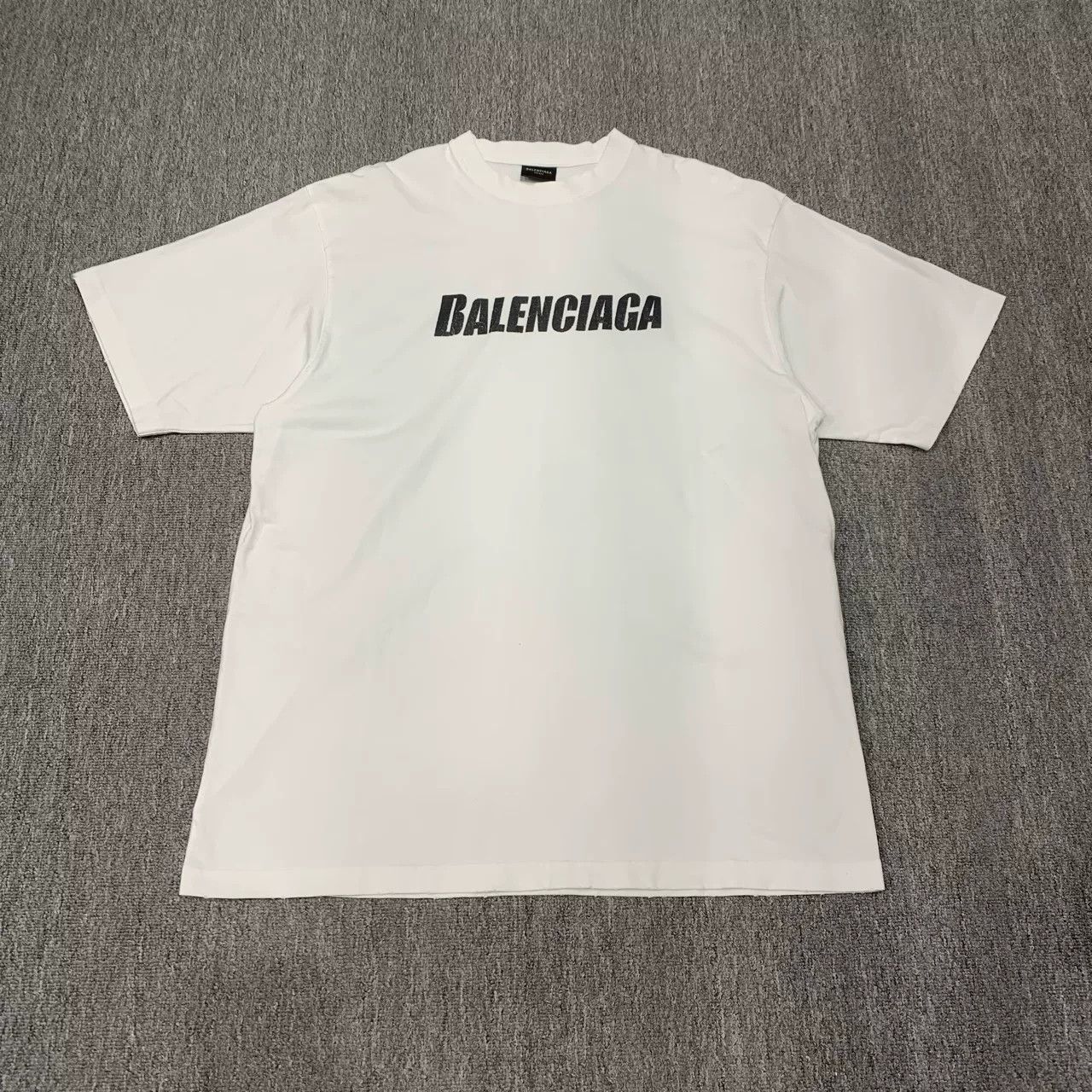 Balenciaga Balenciaga White Distressed Logo T-Shirt Size US XXS / EU 40 - 1 Thumbnail