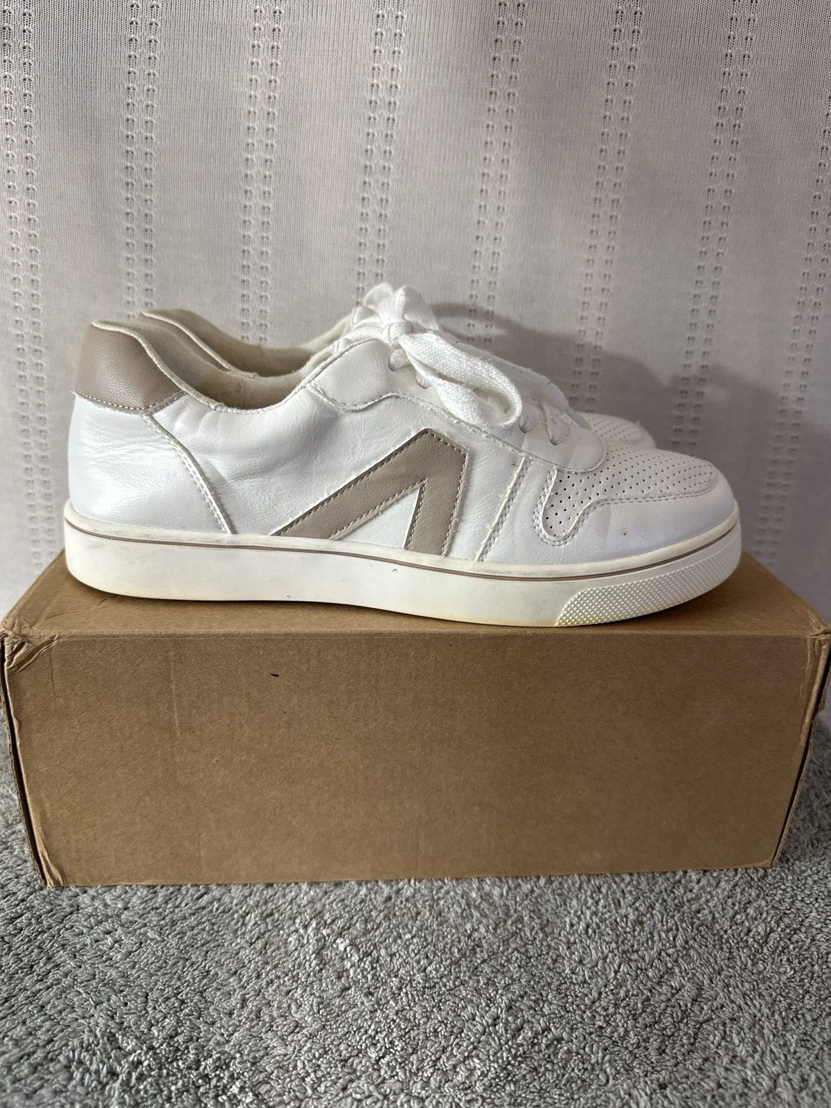 Veja MIA Womens Sneaker Shoes White/Taupe Size US 7.5 / IT 37.5 - 2 Thumbnail