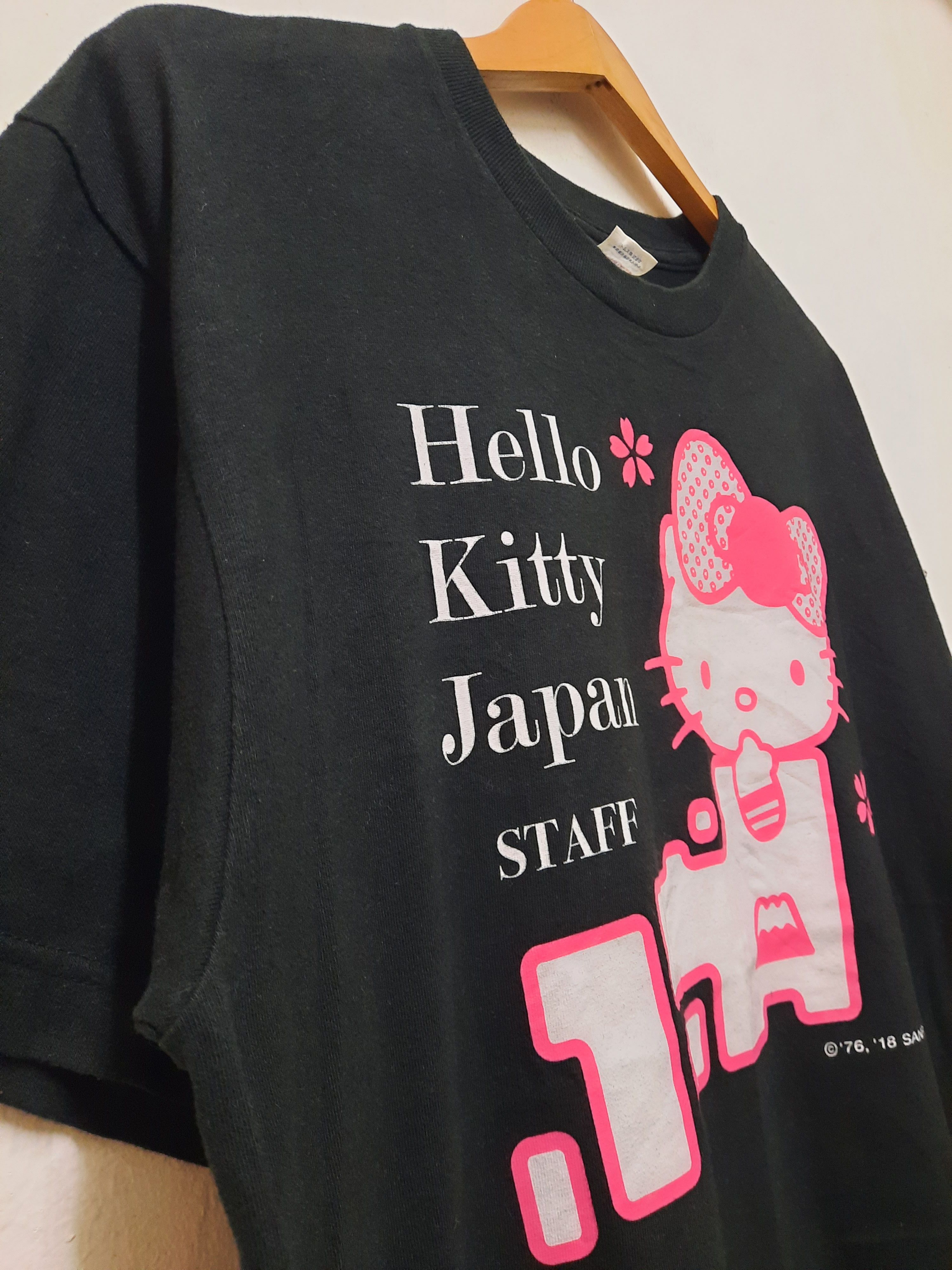 Japanese Brand HELLO KITTY JAPAN STAFF T-SHIRT Size US L / EU 52-54 / 3 - 3 Thumbnail