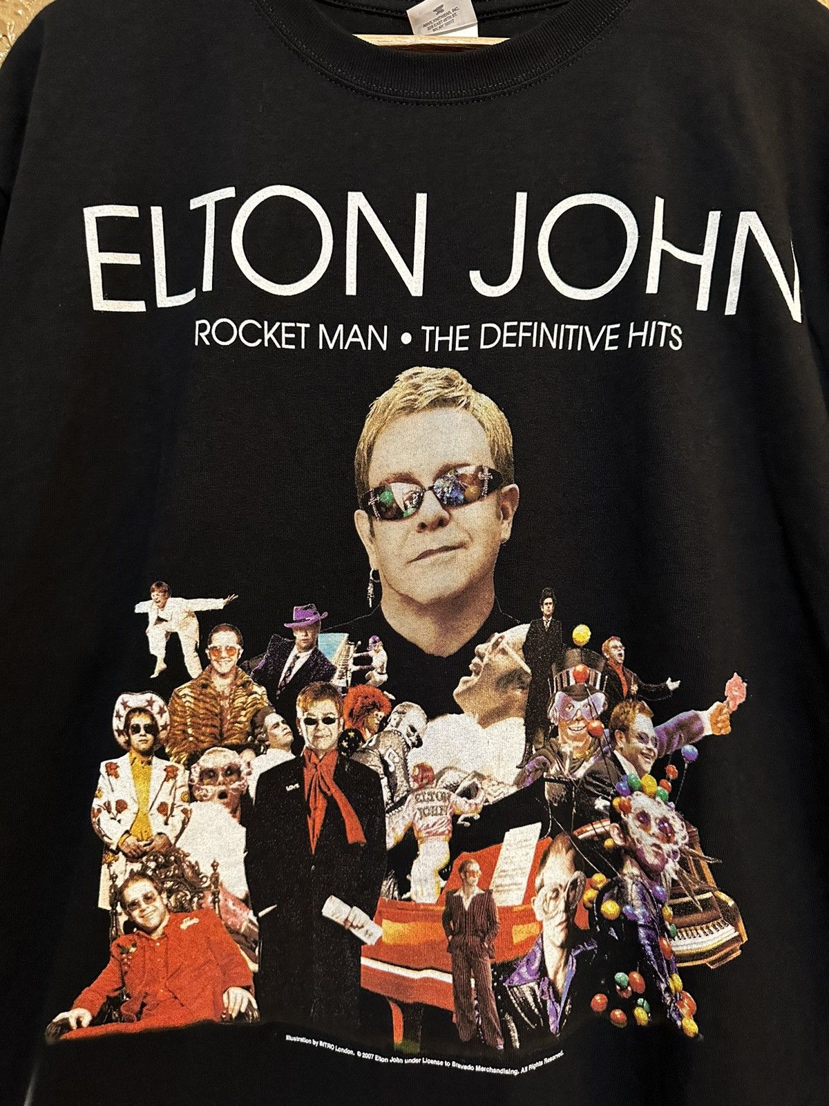 Band Tees × Vintage Vintage Elton John Rocket Man Tour T Shirt Size US XL / EU 56 / 4 - 3 Thumbnail
