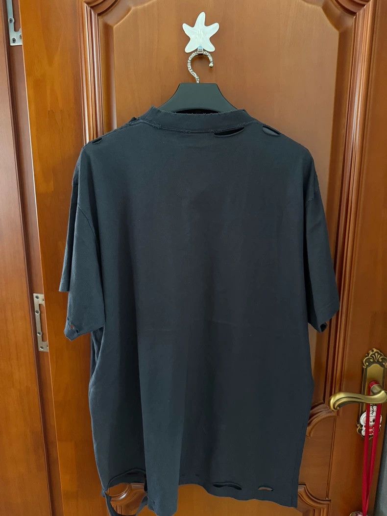 Balenciaga Balenciaga Short sleeves for destroying the earth Size US M / EU 48-50 / 2 - 2 Thumbnail